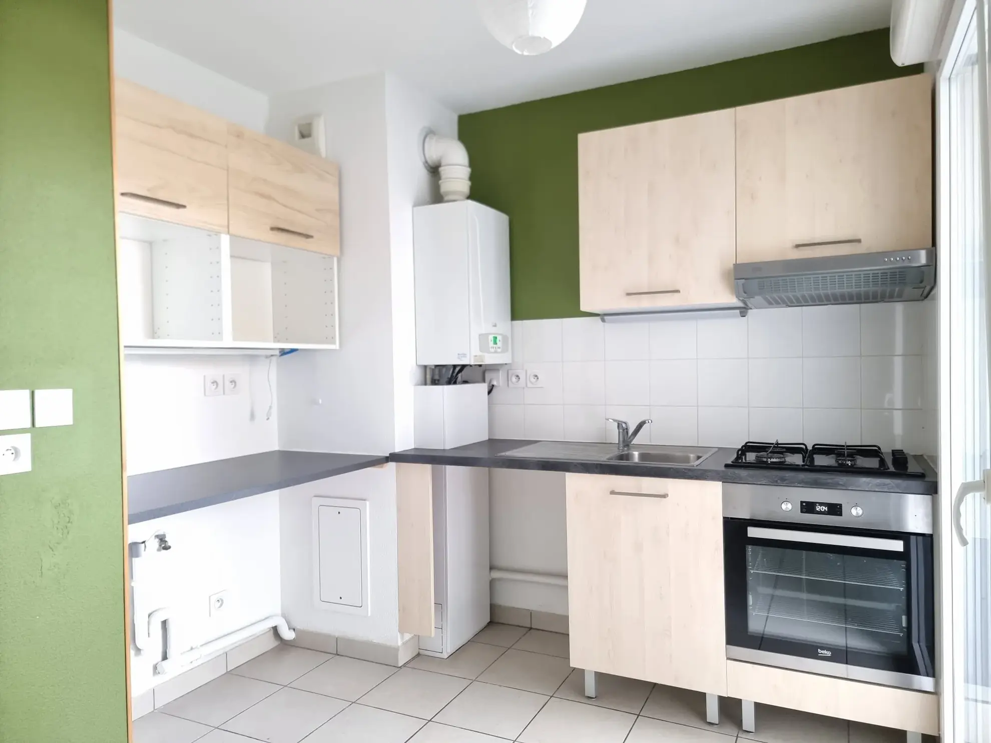 Appartement T2 avec terrasse, garage, proche tram à Saint-Priest 