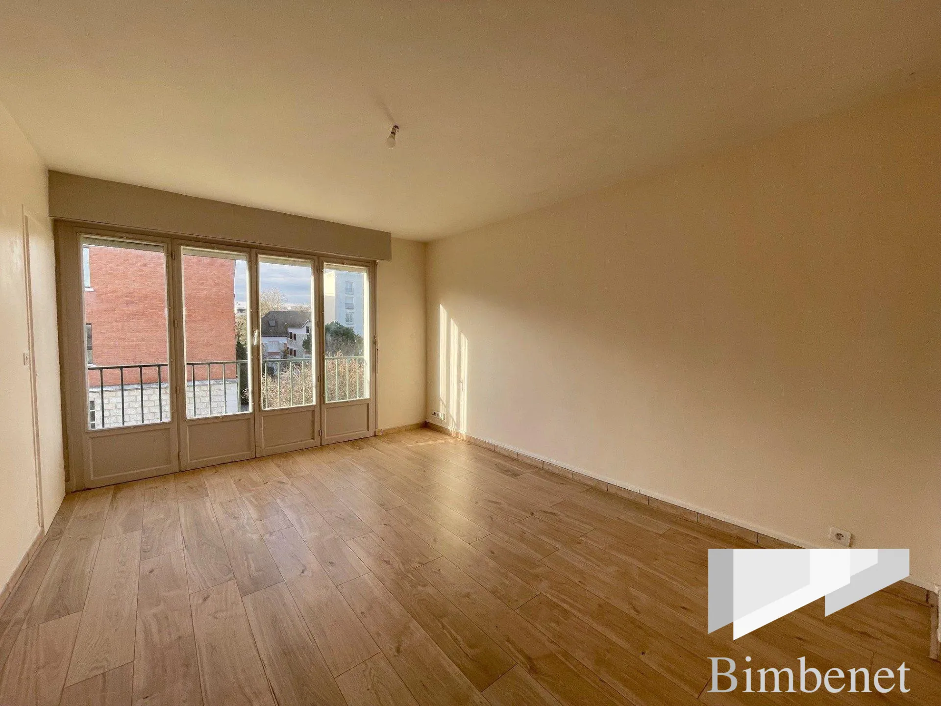 Appartement T2 lumineux avec balcon à Orléans Saint-Vincent - Idéal vie urbaine 