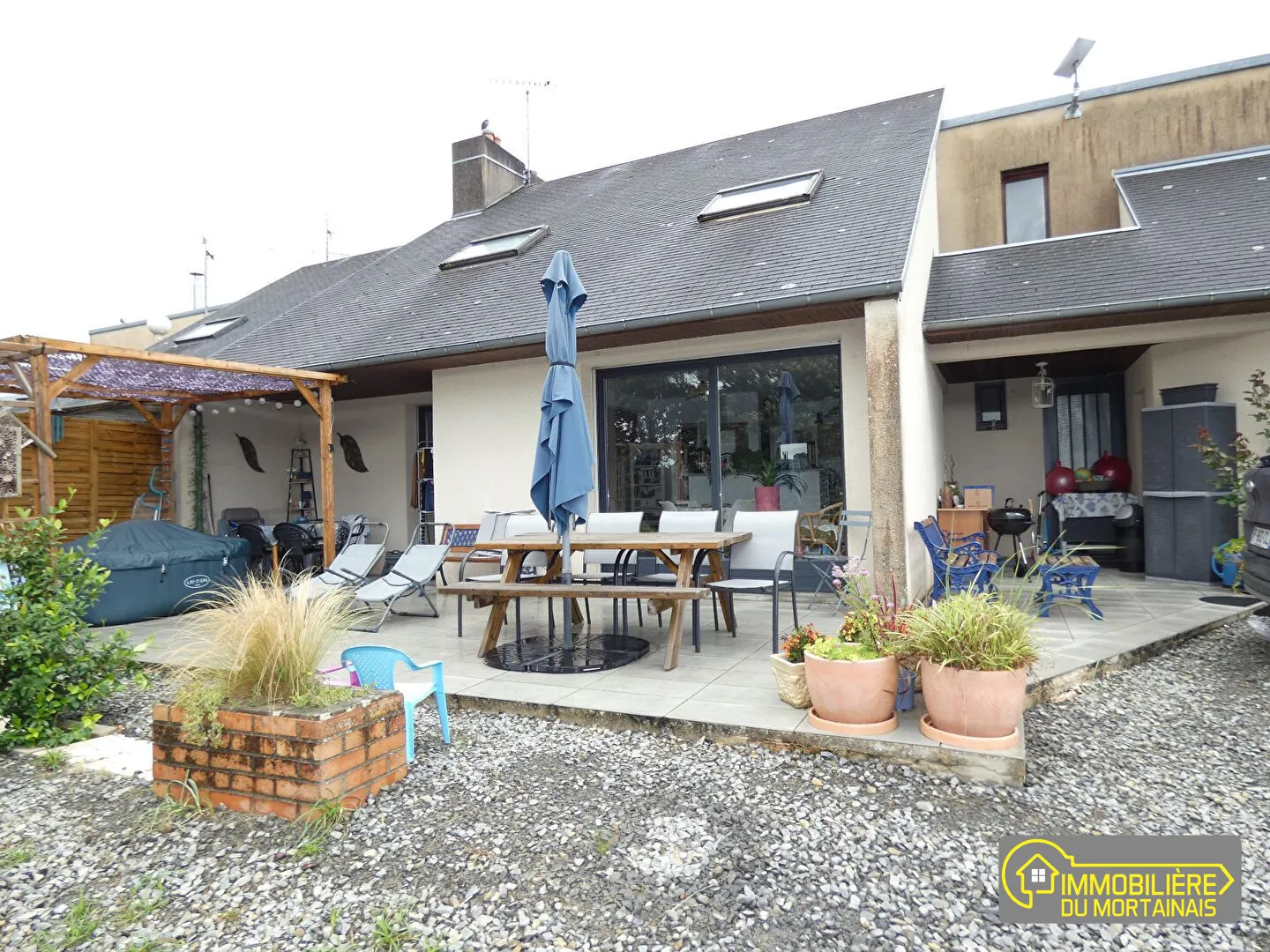 Maison mitoyenne 108 m² avec garage et terrain à Les Biards