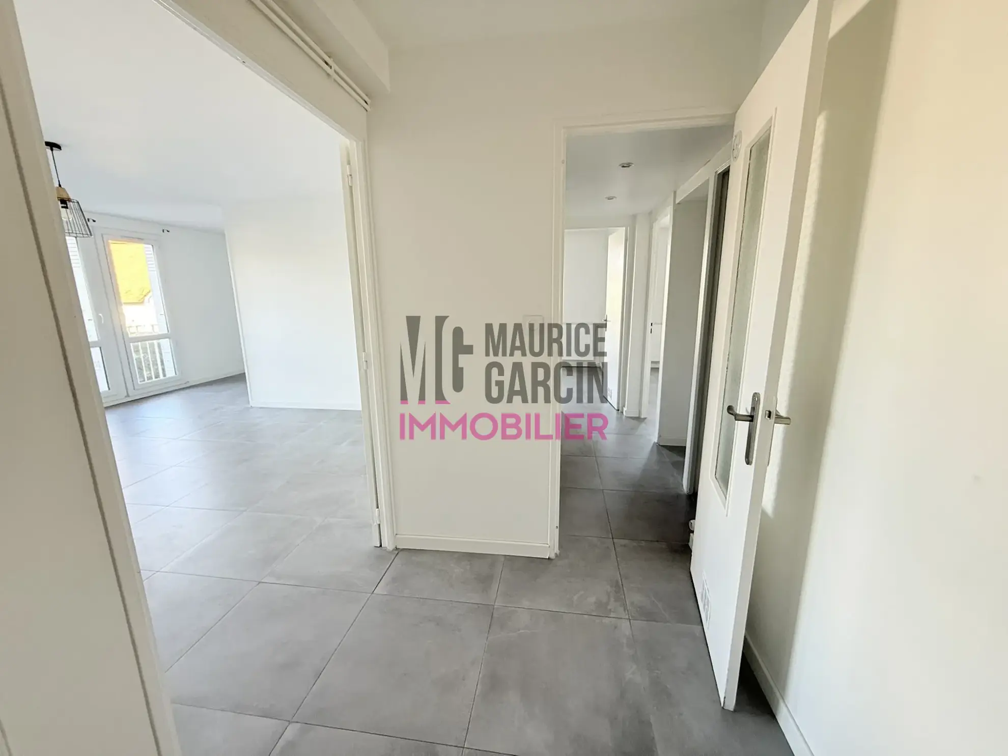 Appartement sécurisé de 77 m² avec terrasse et cave à Avignon 