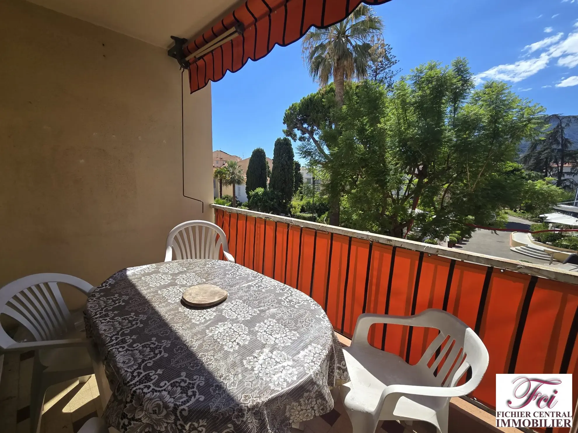 Studio à vendre à Menton de 39 m² avec terrasse en centre-ville