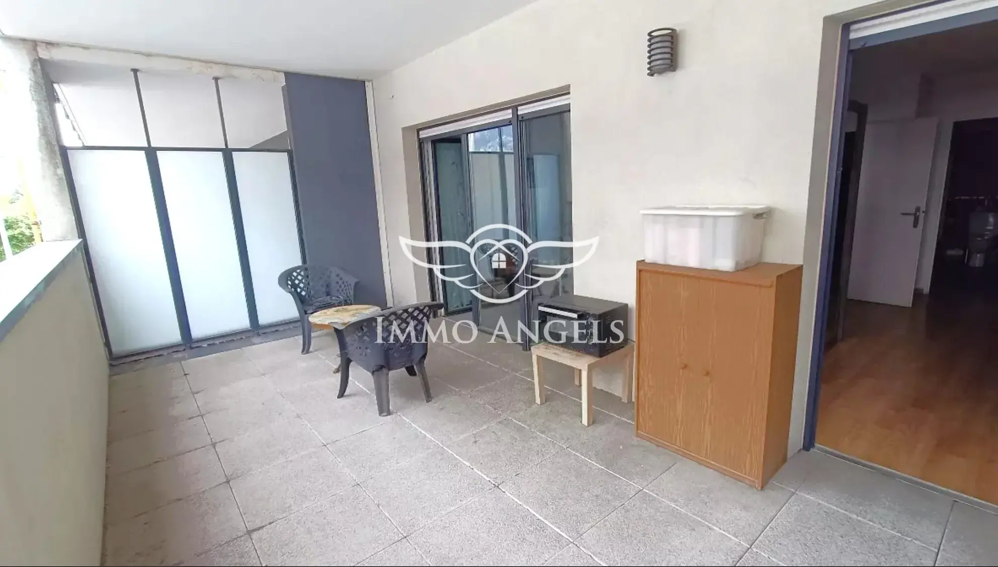 Appartement T1 PMR avec terrasse à Marseille - Investissement sûr et stable 