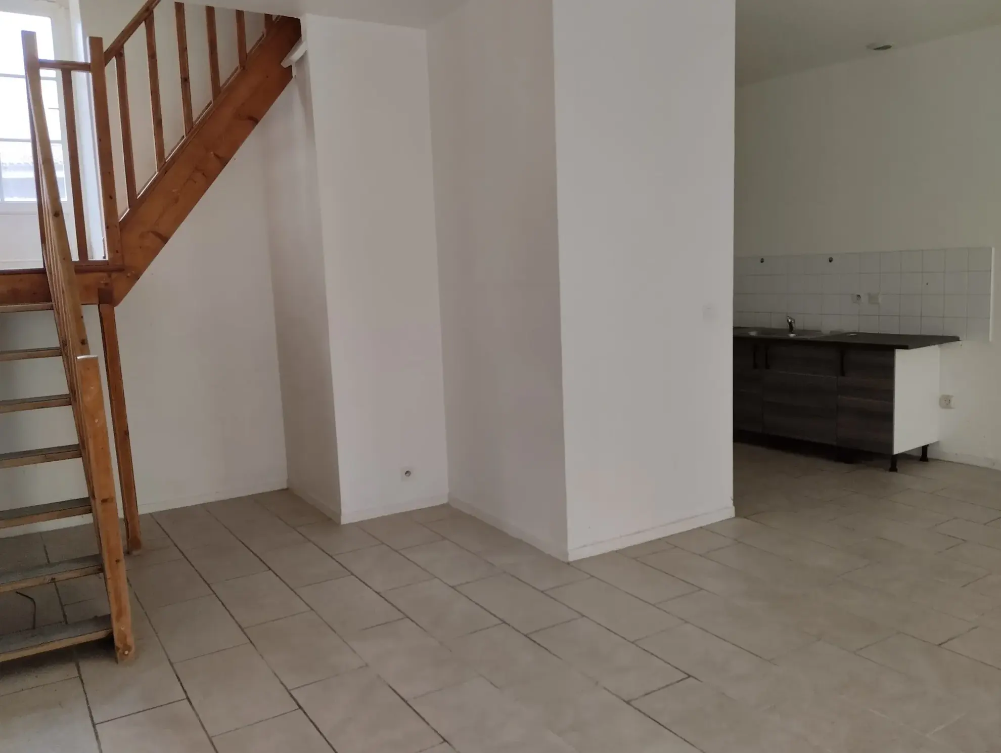 Maison de Bourg à Chef-Boutonne de 68 m² avec cave et combles aménageables 