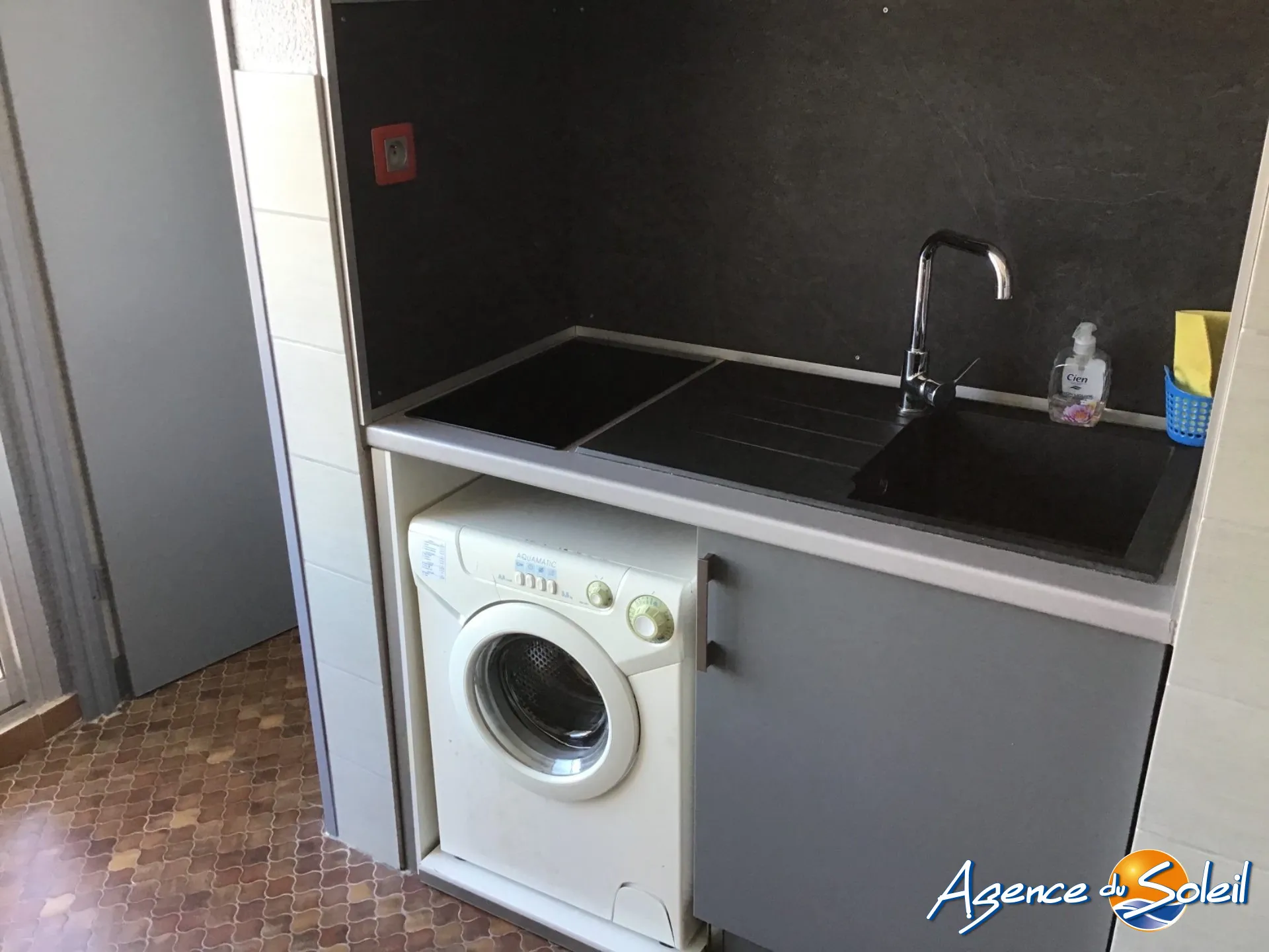 Studio rénové avec vue dégagée à Plage du Grazel, Gruissan 