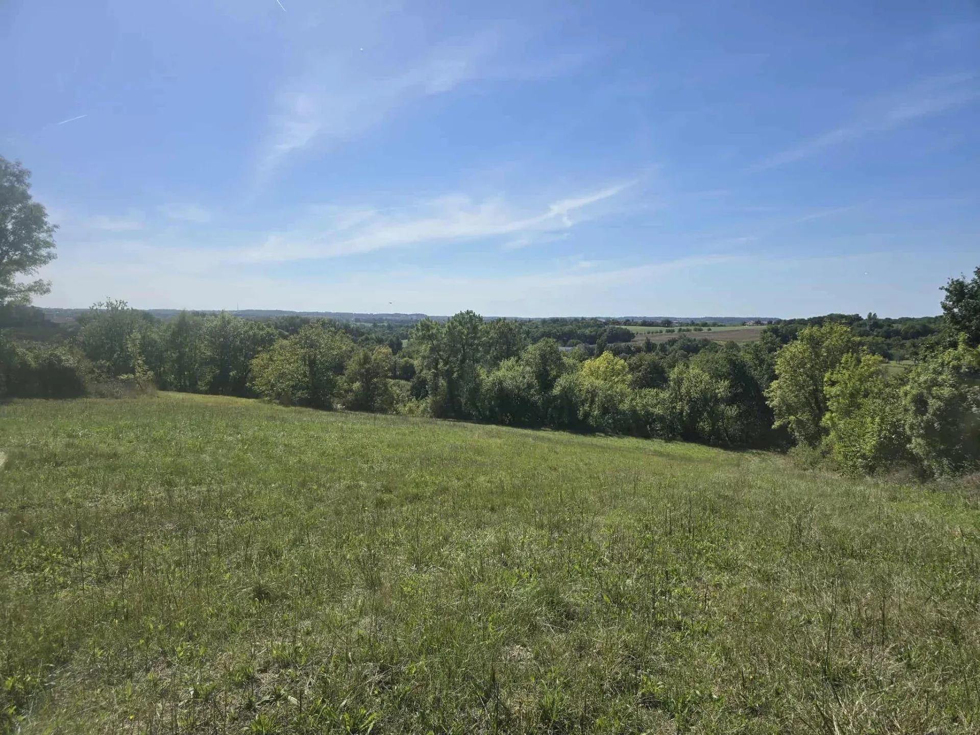 Terrain à vendre à Villetoureix avec vue et emplacement idéal