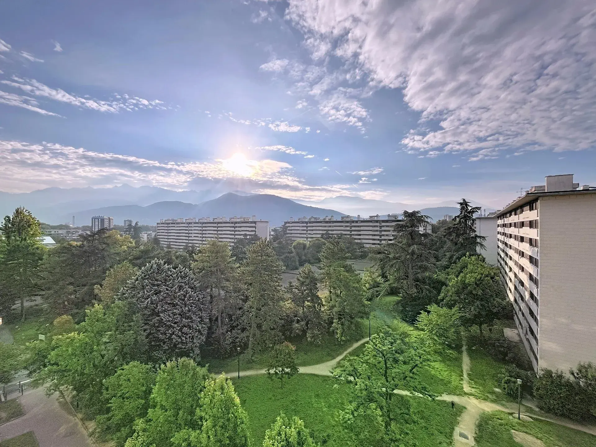 Appartement T3 lumineux avec vue sur Belledonne à Grenoble secteur MC2 