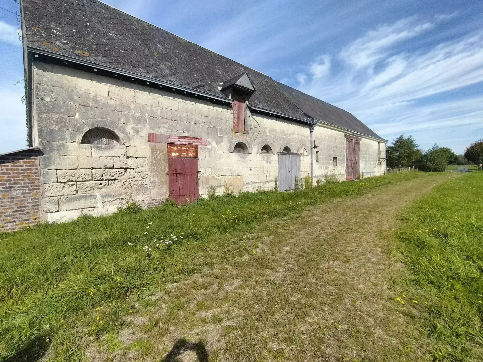 Maison de campagne avec grande grange à Vallée-de-Ronsard - 80 m² 