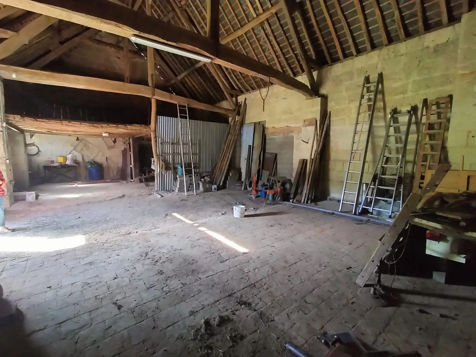 Maison de campagne avec grande grange à Vallée-de-Ronsard - 80 m² 