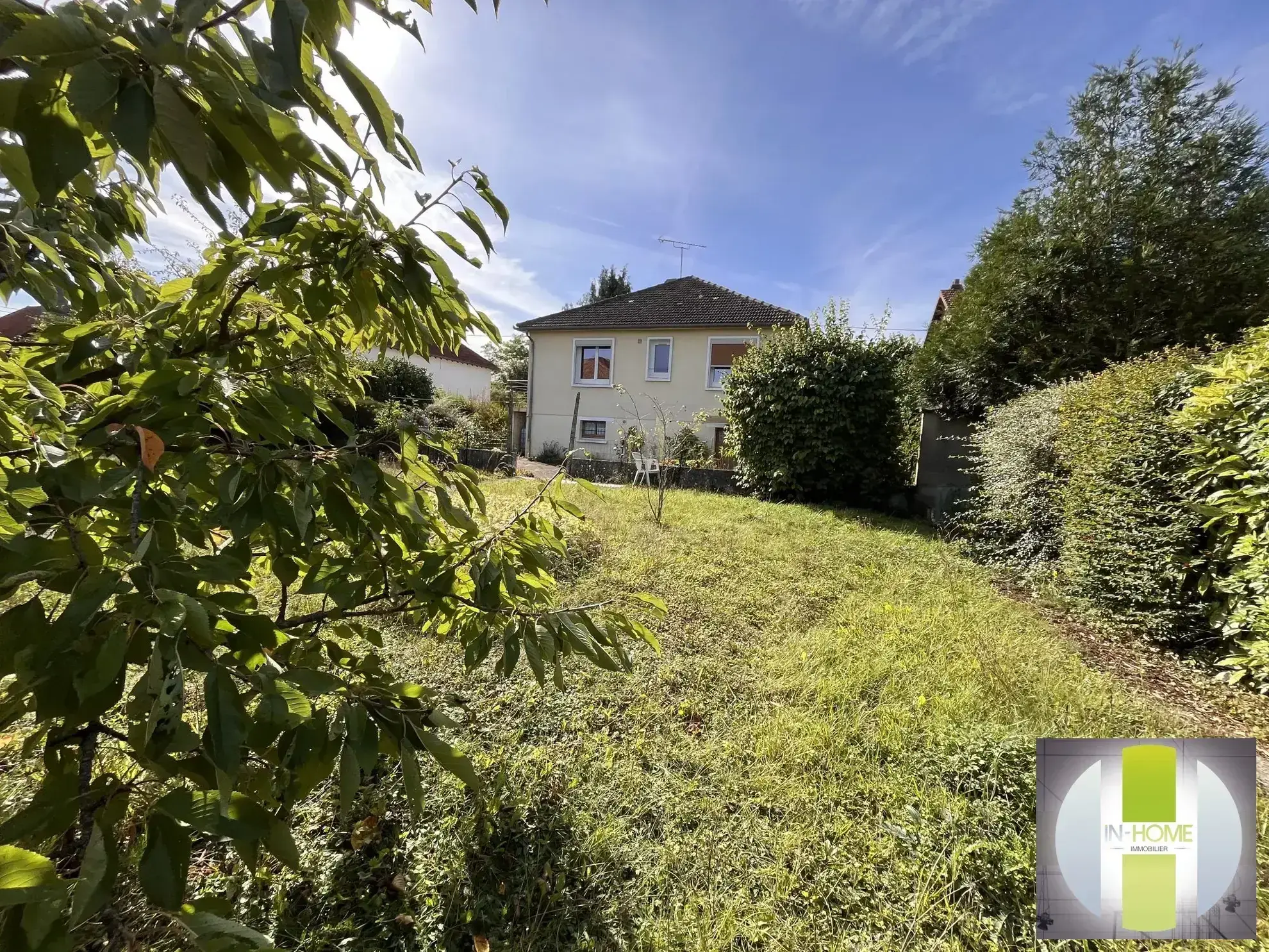 Maison individuelle lumineuse à Montdidier avec jardin, sous-sol et 2 chambres 