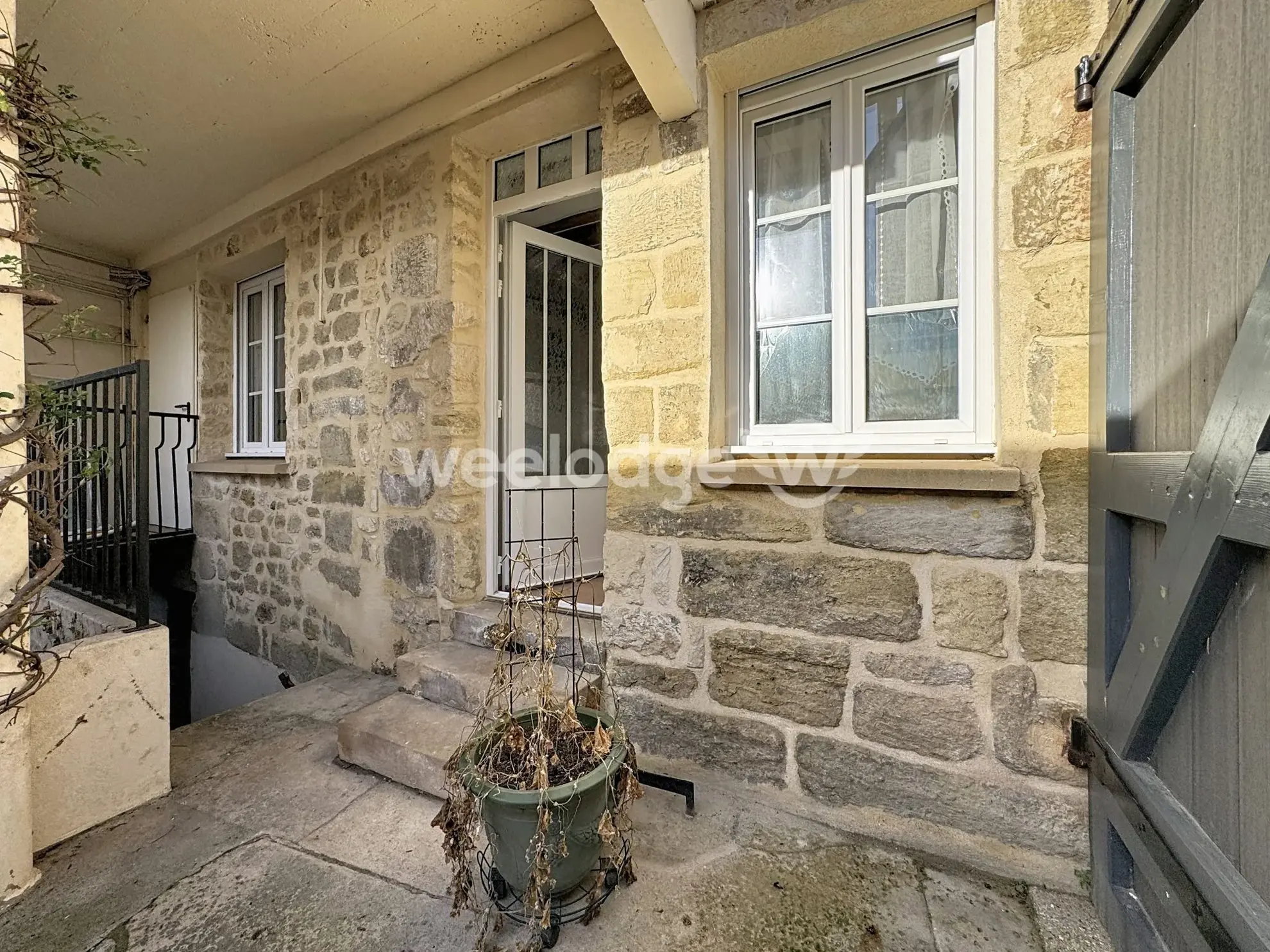 Local professionnel de 43 m² à vendre à Andrésy avec charme ancien