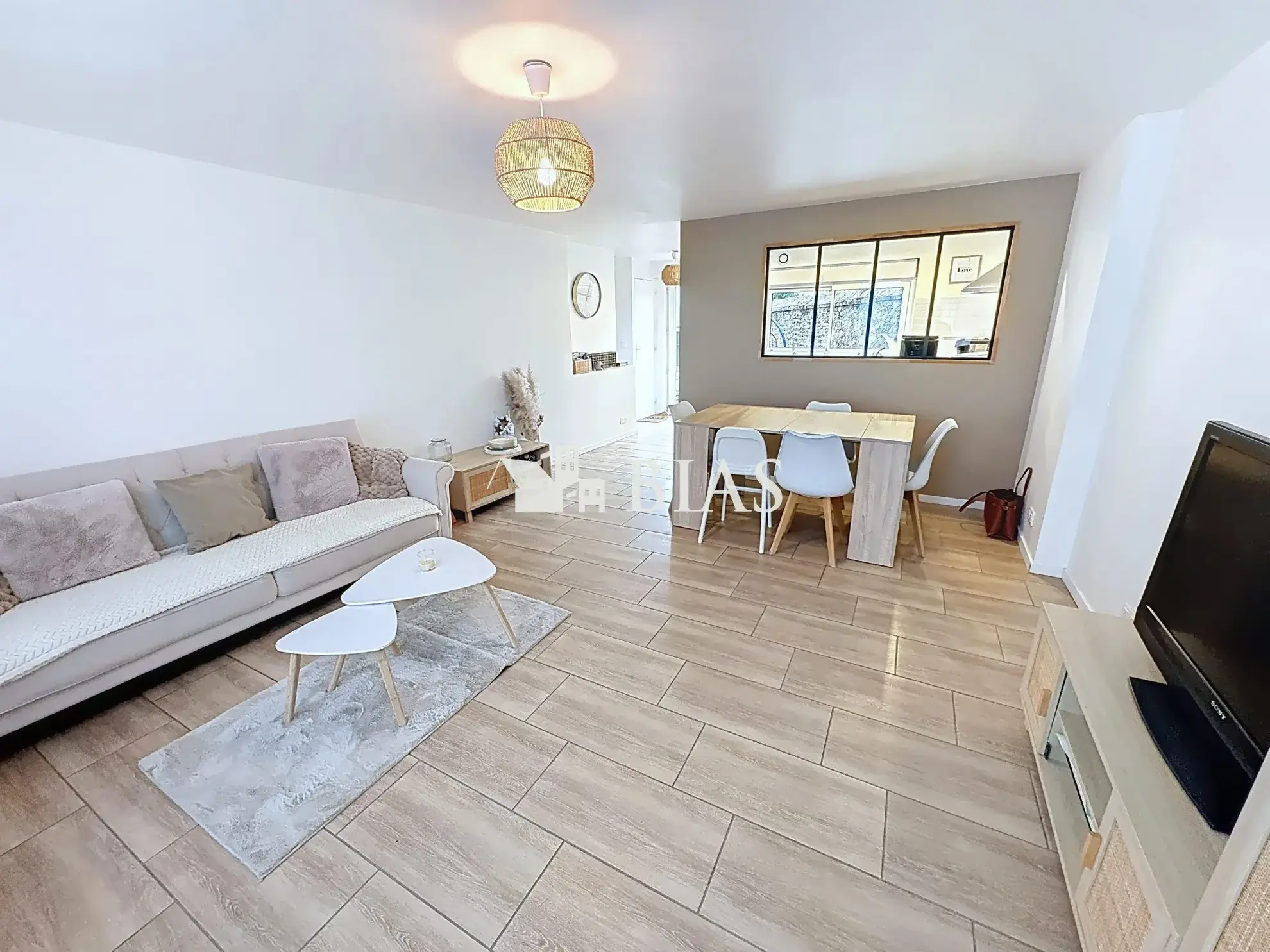 Charmante maison de village à Hauville avec cour et 3 chambres