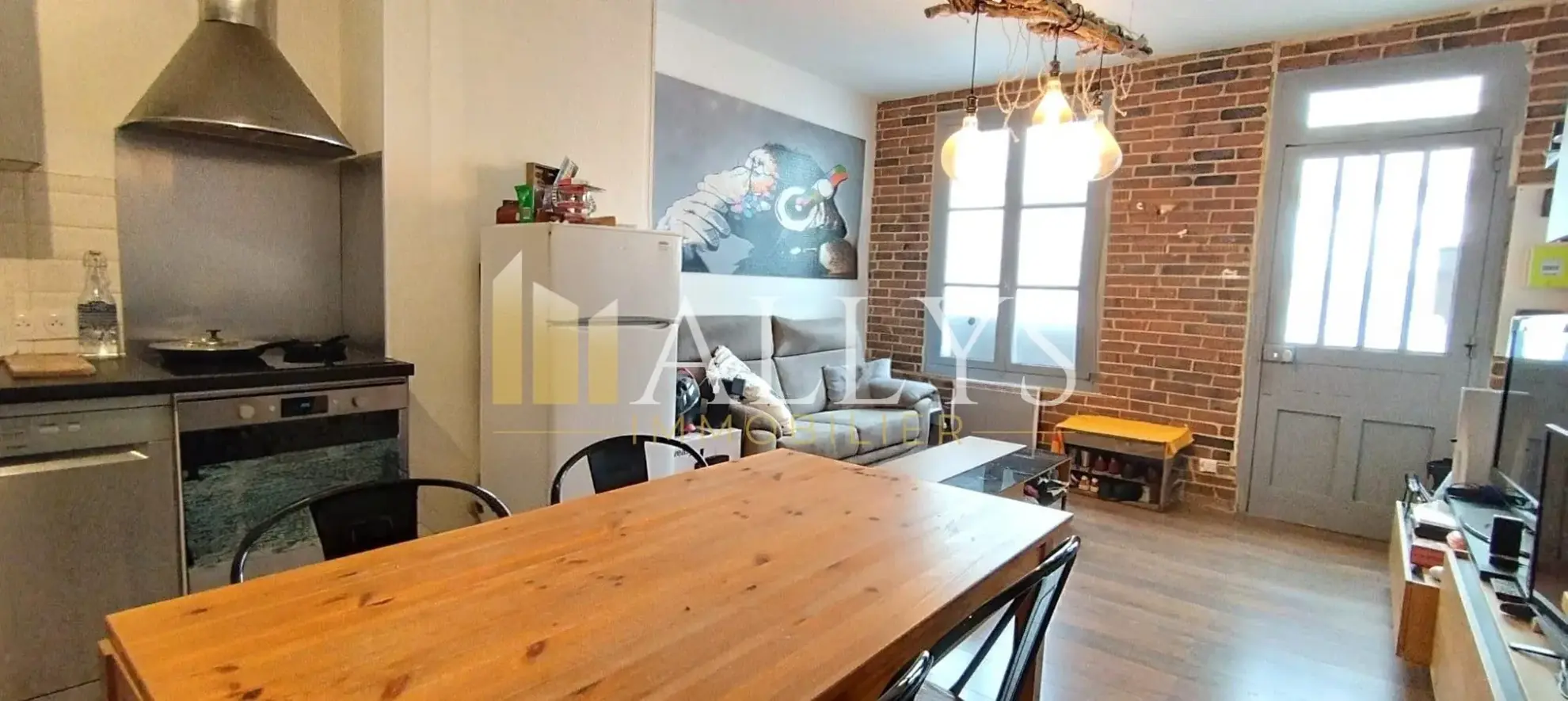 Maison de ville de 74 m² proche gare à Gisors avec cour et véranda 