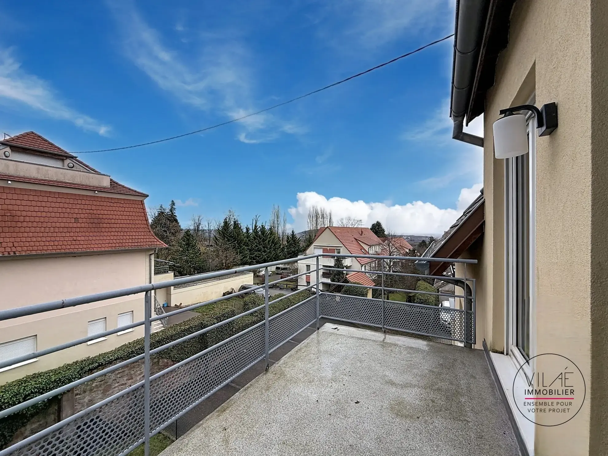 À vendre duplex 2 pièces avec balcon, cave et parking à Saint-Nabor