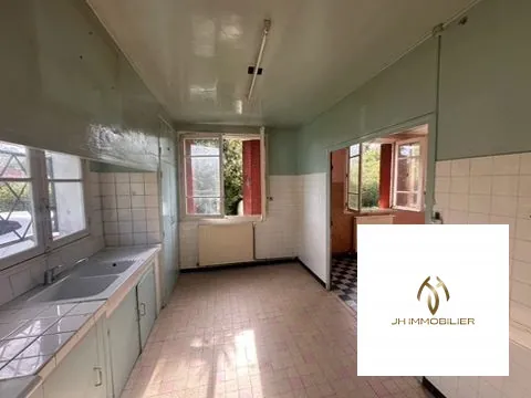 Maison à vendre à Cintegabelle avec 4 chambres et potentiel de rénovation 
