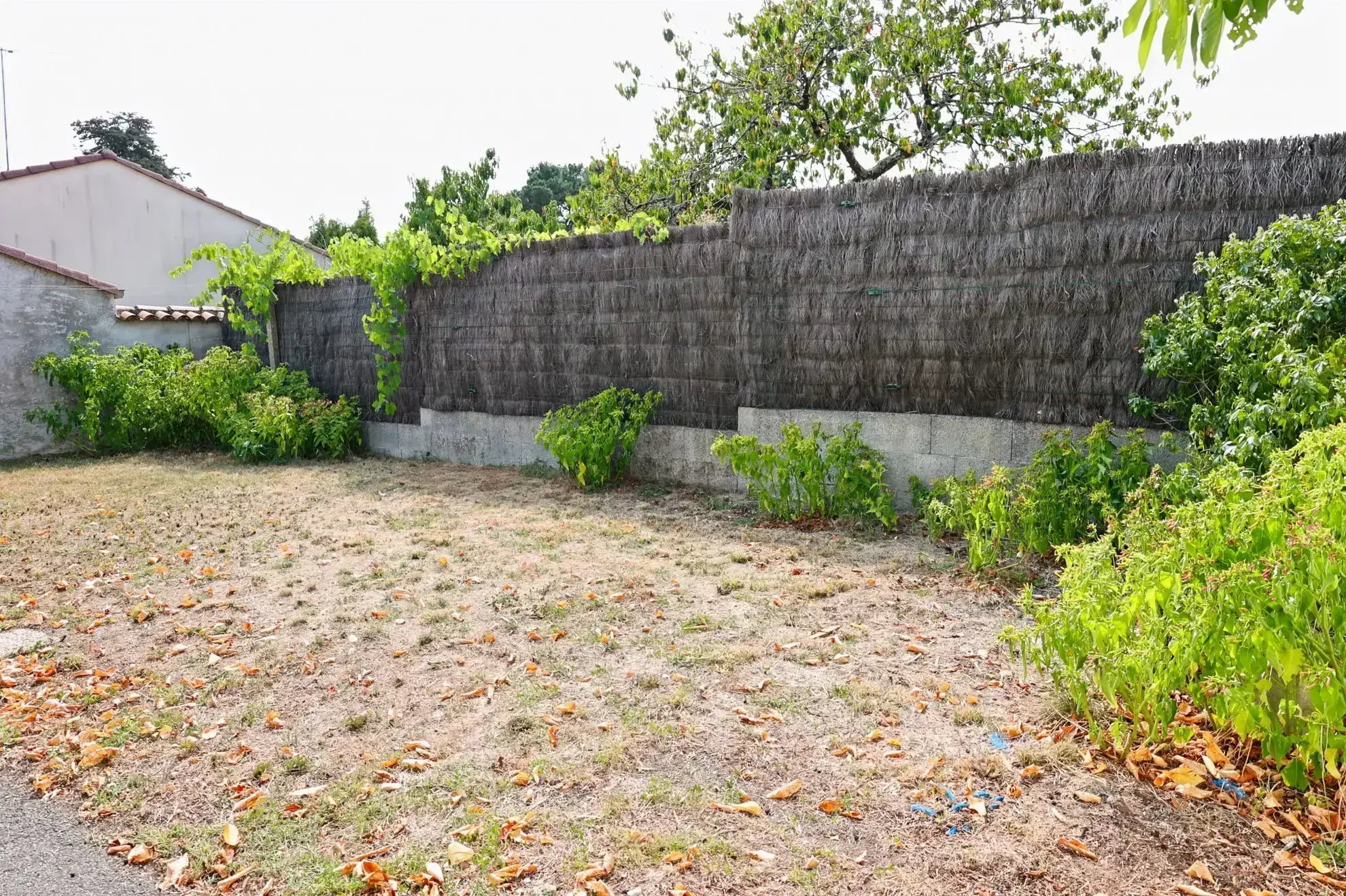 Maison à vendre au centre de Clisson avec jardin et garage - 174 000 € 