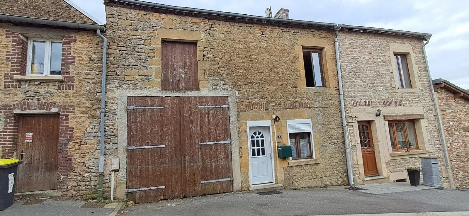 Maison familiale de 91 m² avec garage à Bazeilles - Calme et convivialité