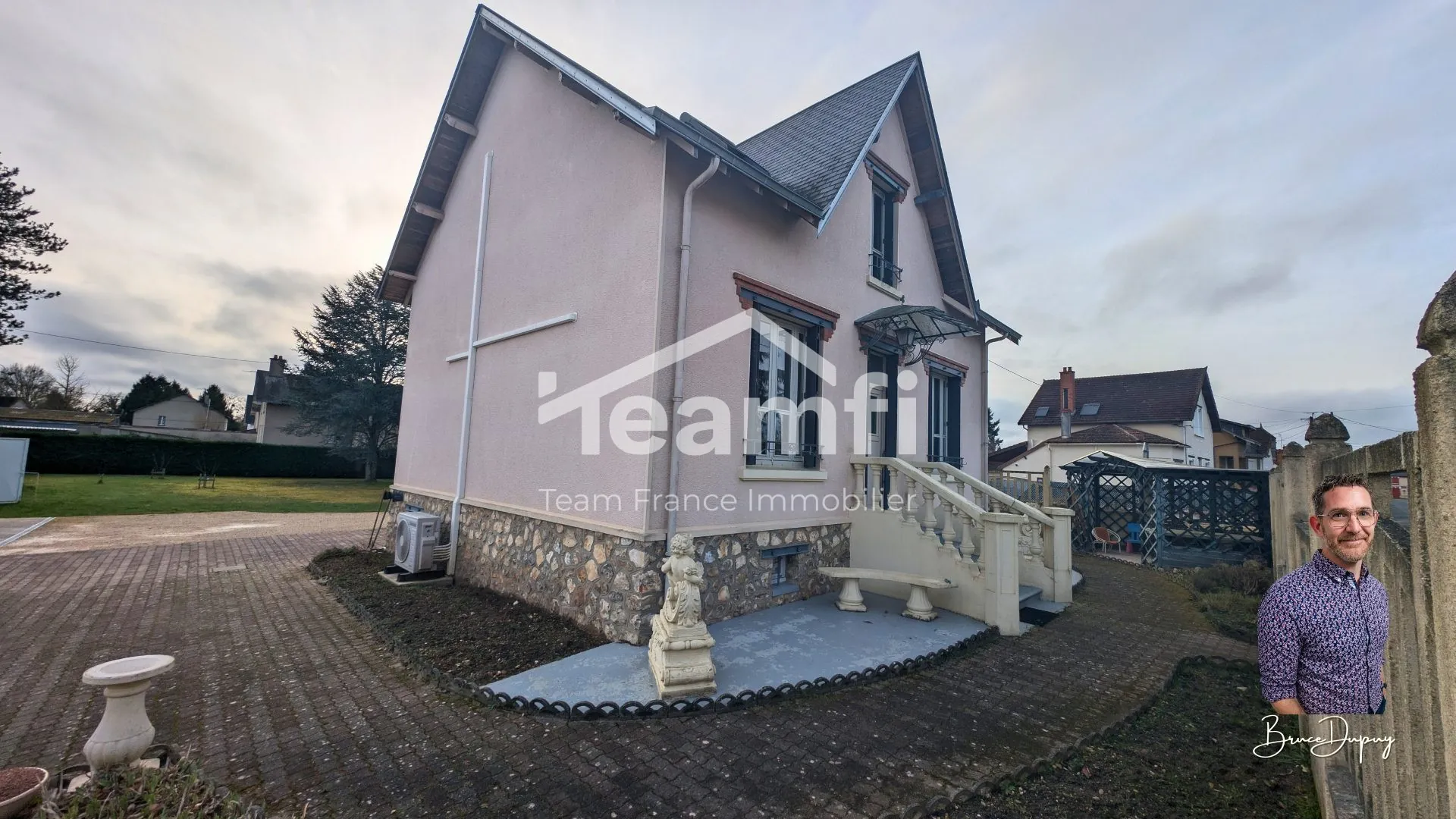 Belle maison ancienne avec jardin de 1489 m² à Argente-sur-Sauldre