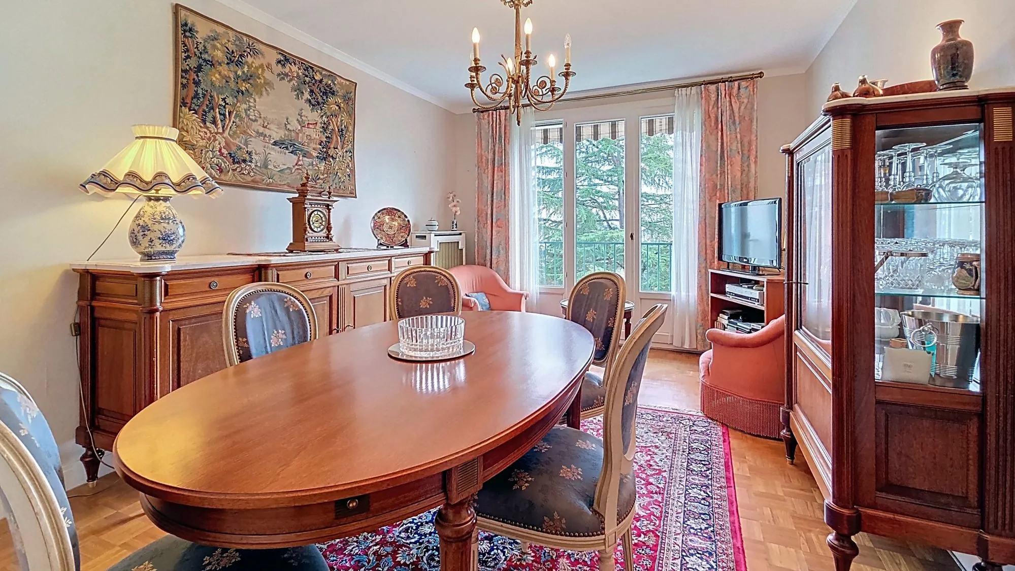 Appartement de 72m² à vendre dans la résidence FEBVOTTE à Tours avec balcon et cave