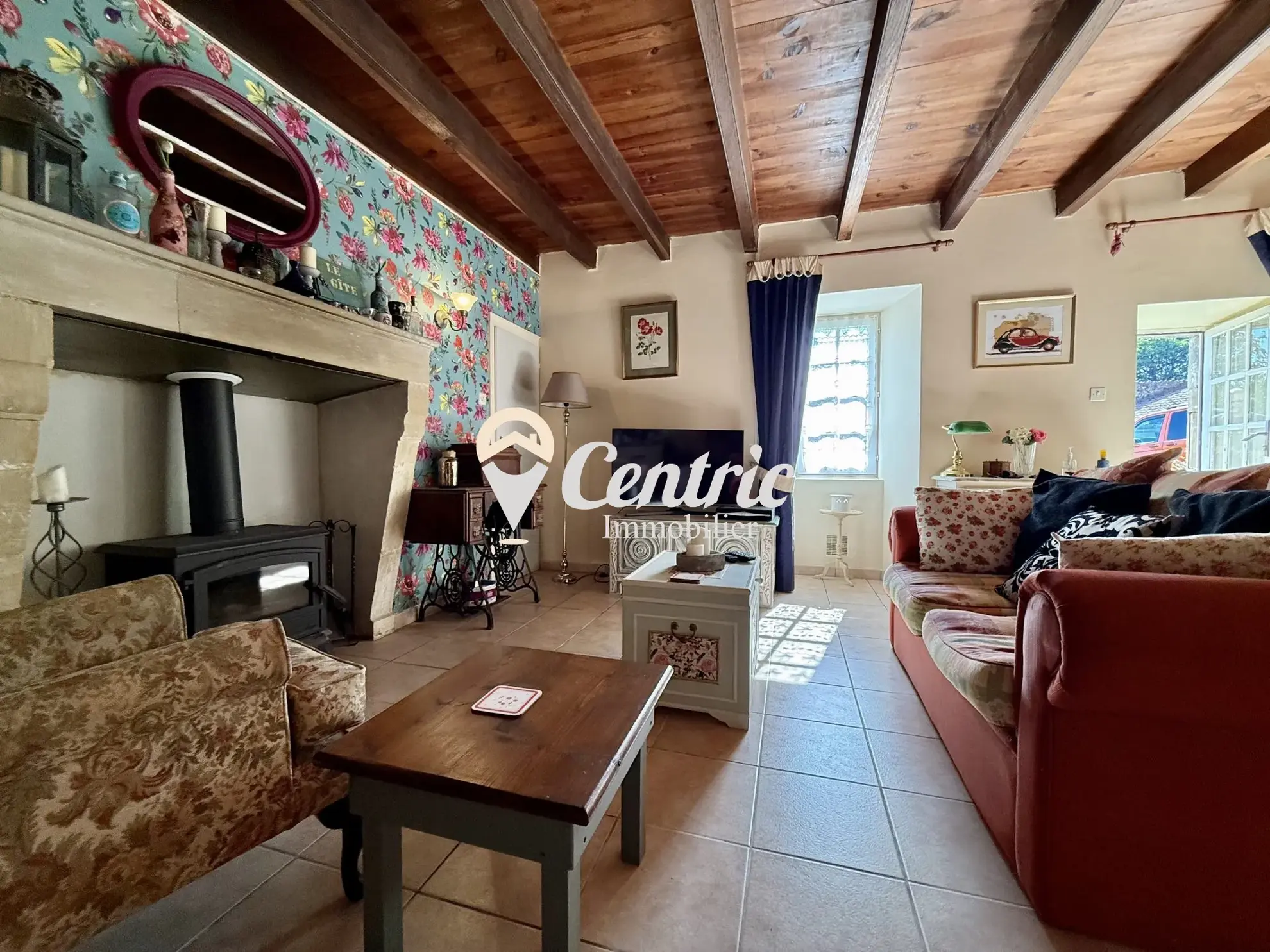 Maison de campagne avec deux habitations attenantes à Antigny - Prix 137 350 € 
