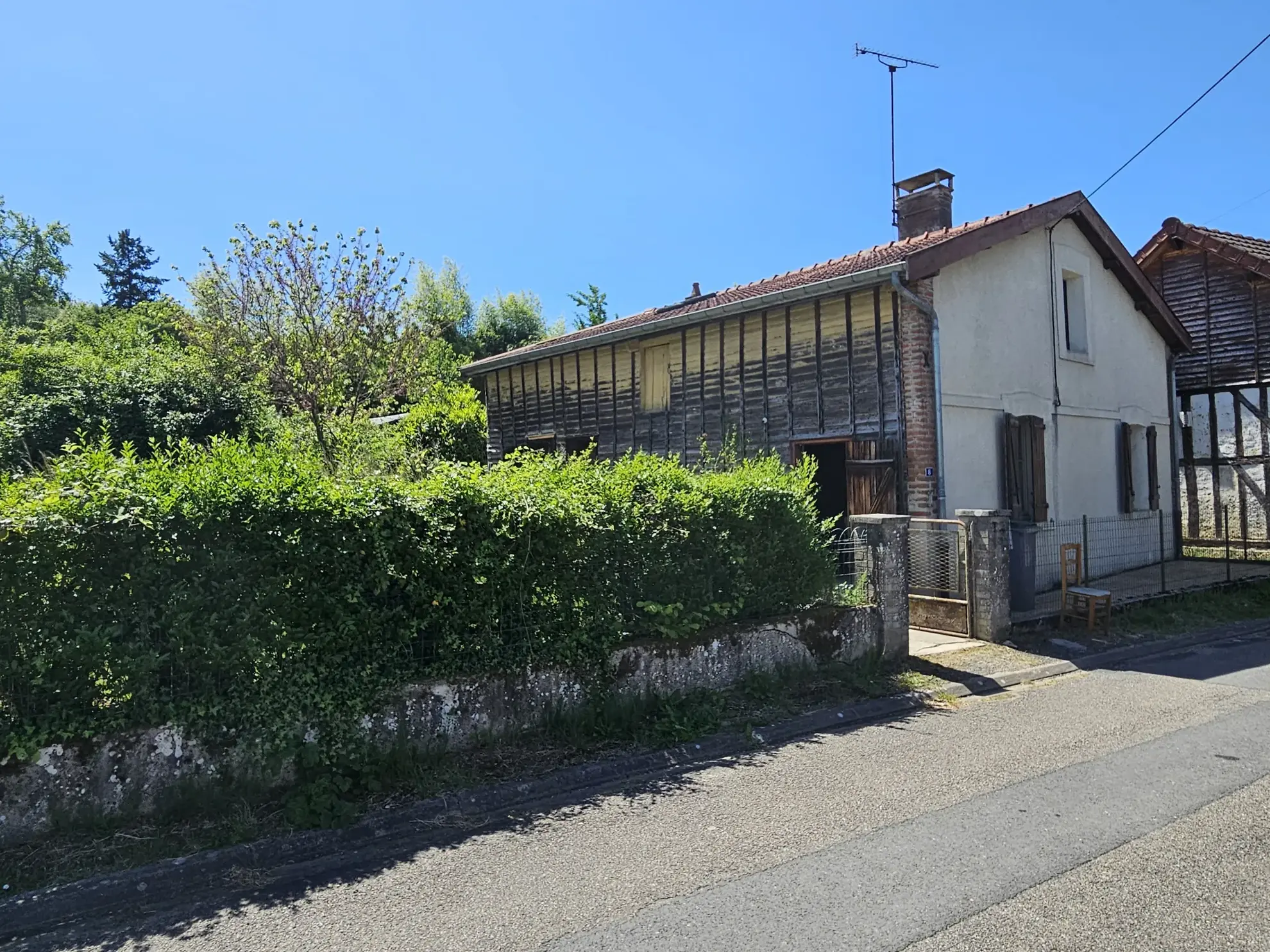 Maison ancienne à Louvemont de 60 m² sur terrain constructible à rénover