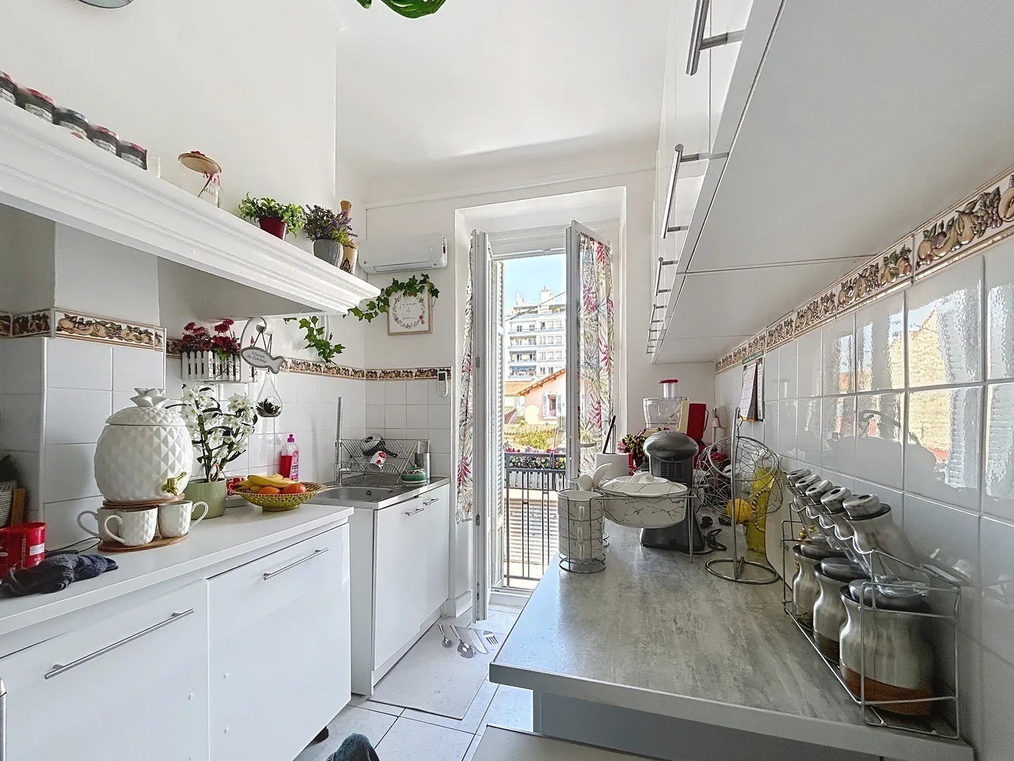 Investissement immobilier Marseille : T2 loué au Canet, forte rentabilité 