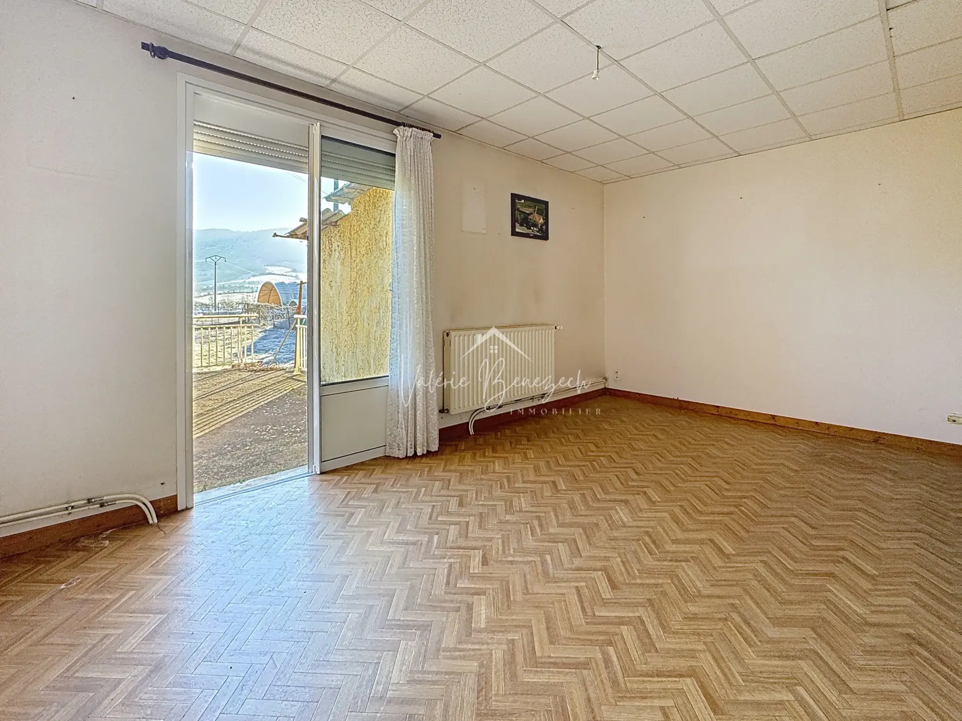 Maison avec deux logements indépendants sur grand terrain à Roquefort-sur-Soulzon 