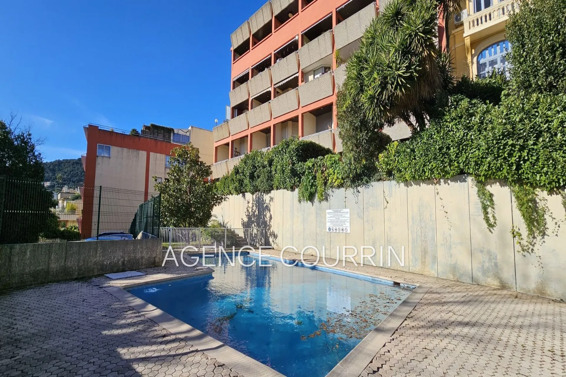 Appartement de 135 m² avec terrasse et vue mer à Grasse-Est 