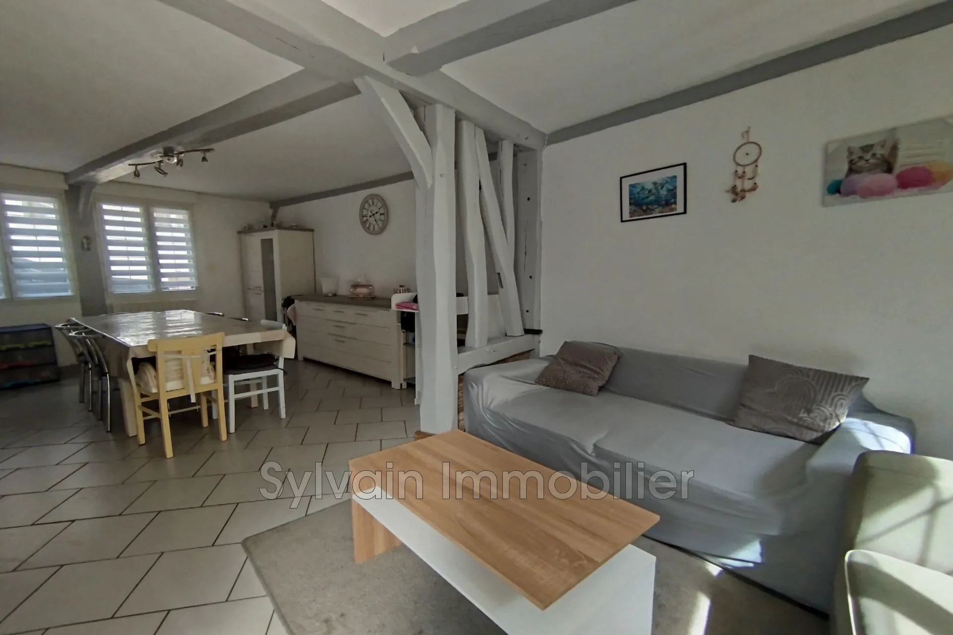 A vendre maison 4 chambres avec terrasse et dépendances à Forges-les-Eaux