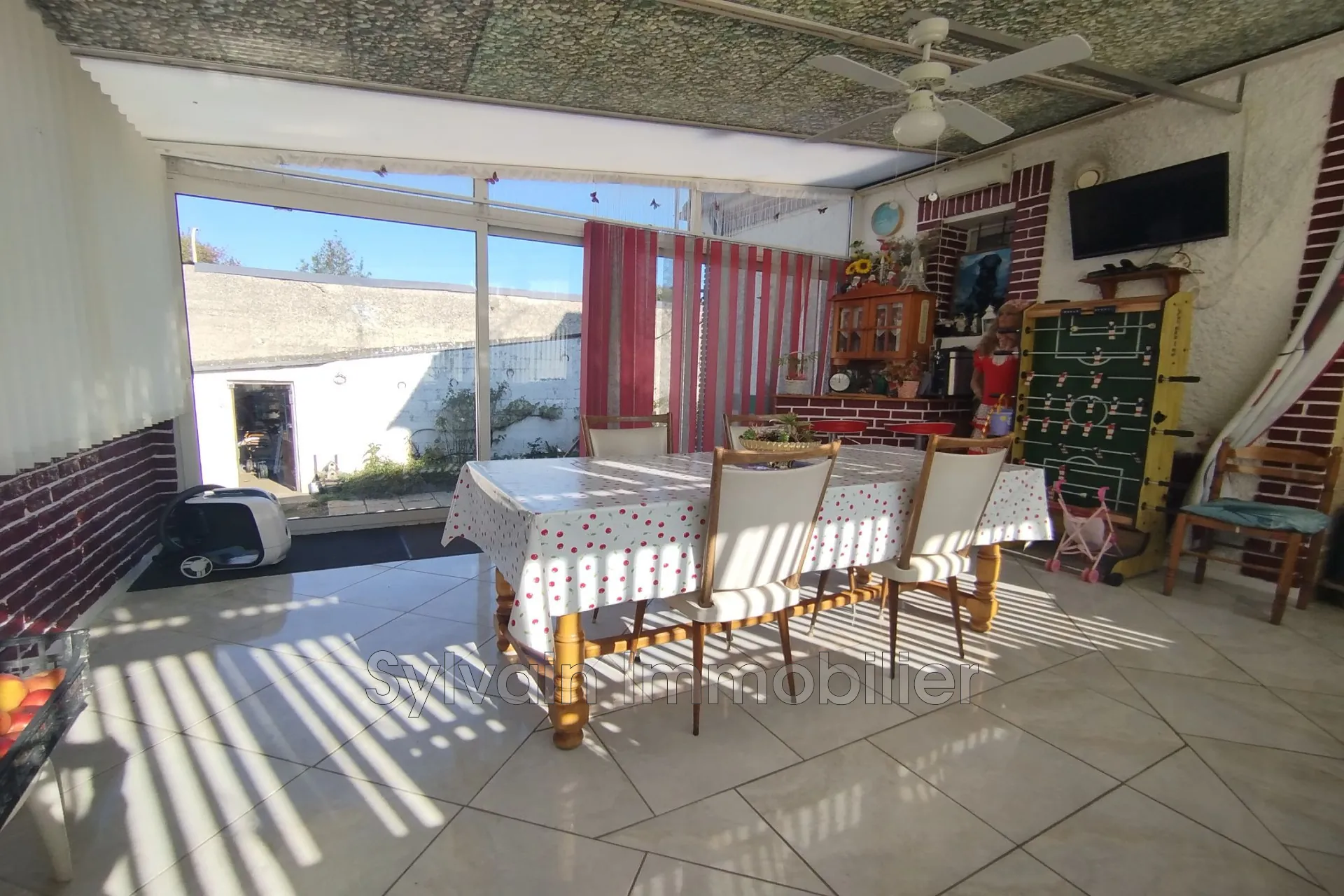 Pavillon familial avec terrain clos et accès rivière proche d'Aumale 