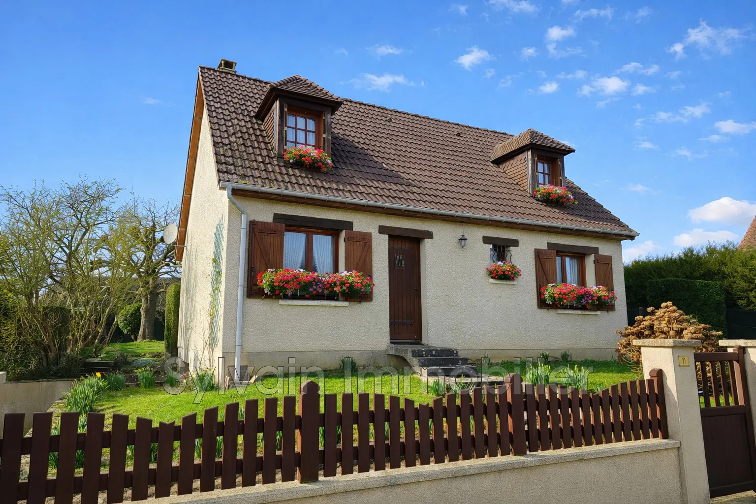 A vendre maison 4 chambres à Songeons, jardin, calme, 5 pièces