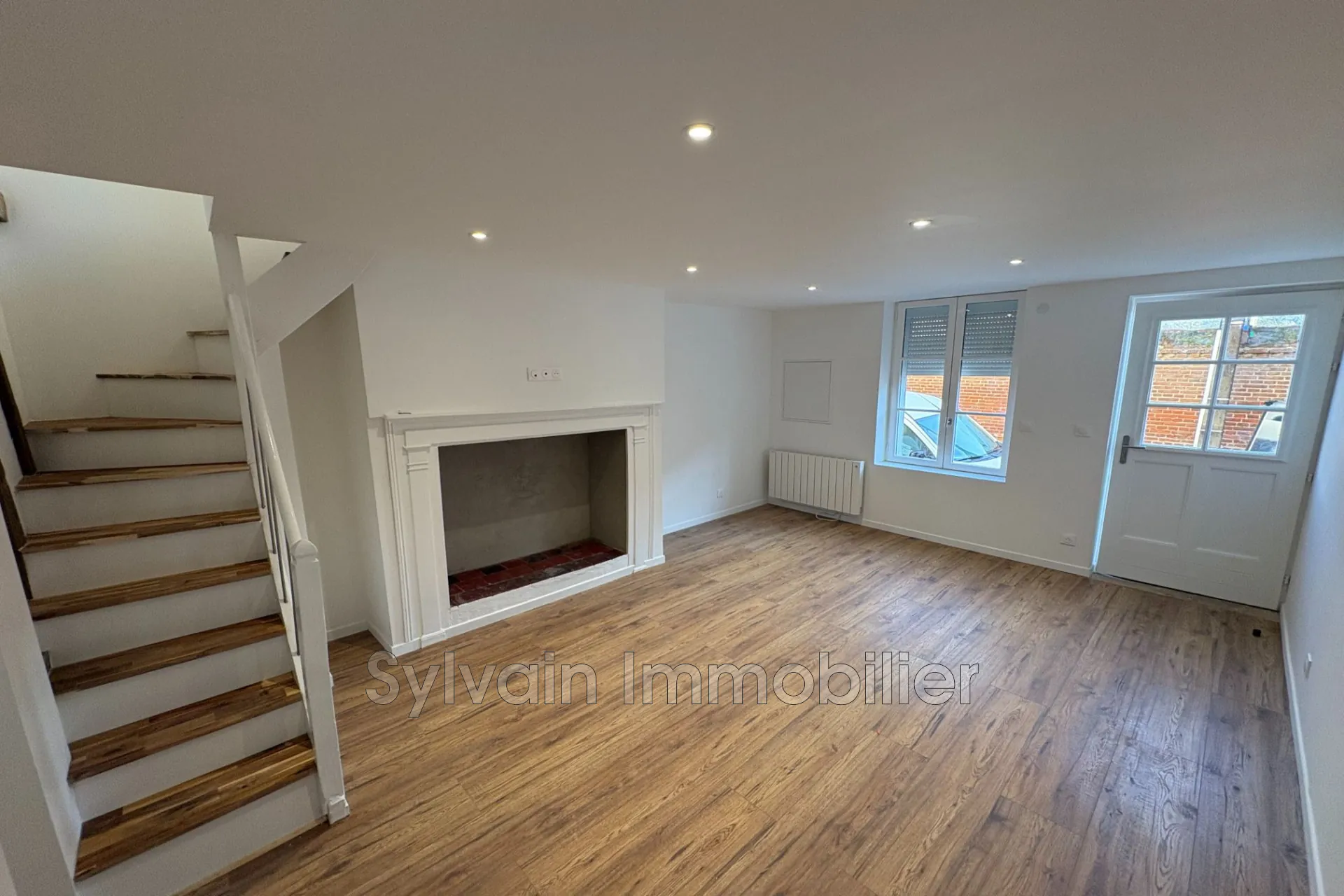 Maison rénovée avec 2 chambres et jardin à Songeons