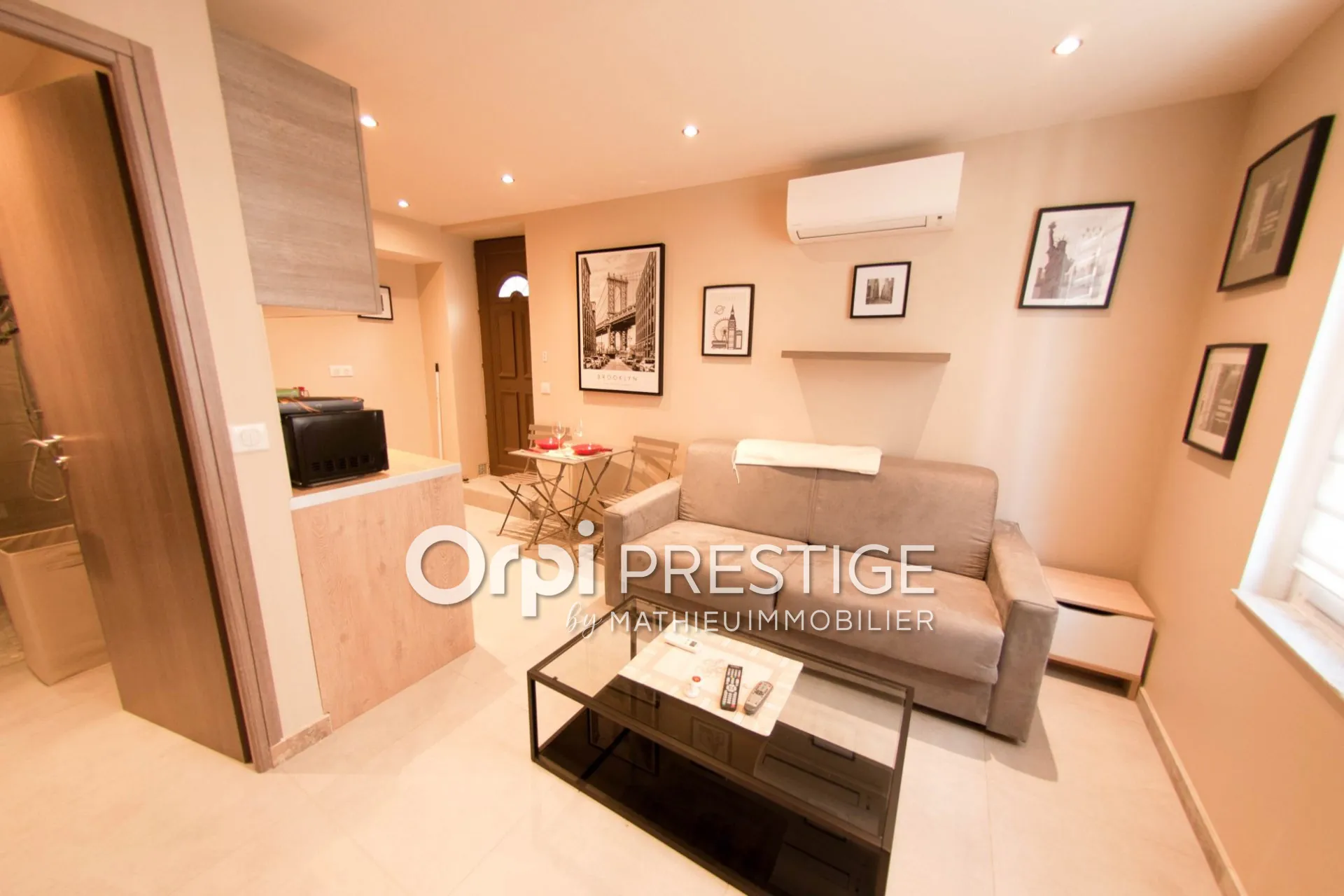 Charmante maison rénovée avec deux appartements à Biot 