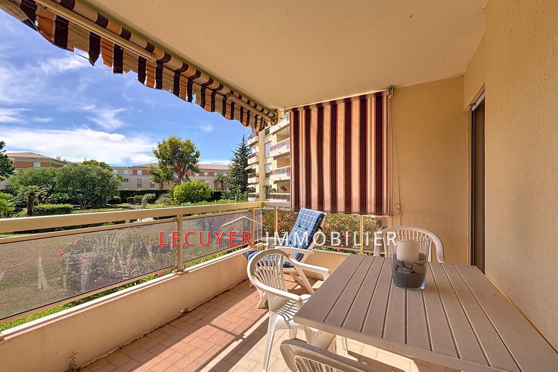 Achat d'un appartement 2 pièces à Golfe-Juan avec terrasse et piscine 
