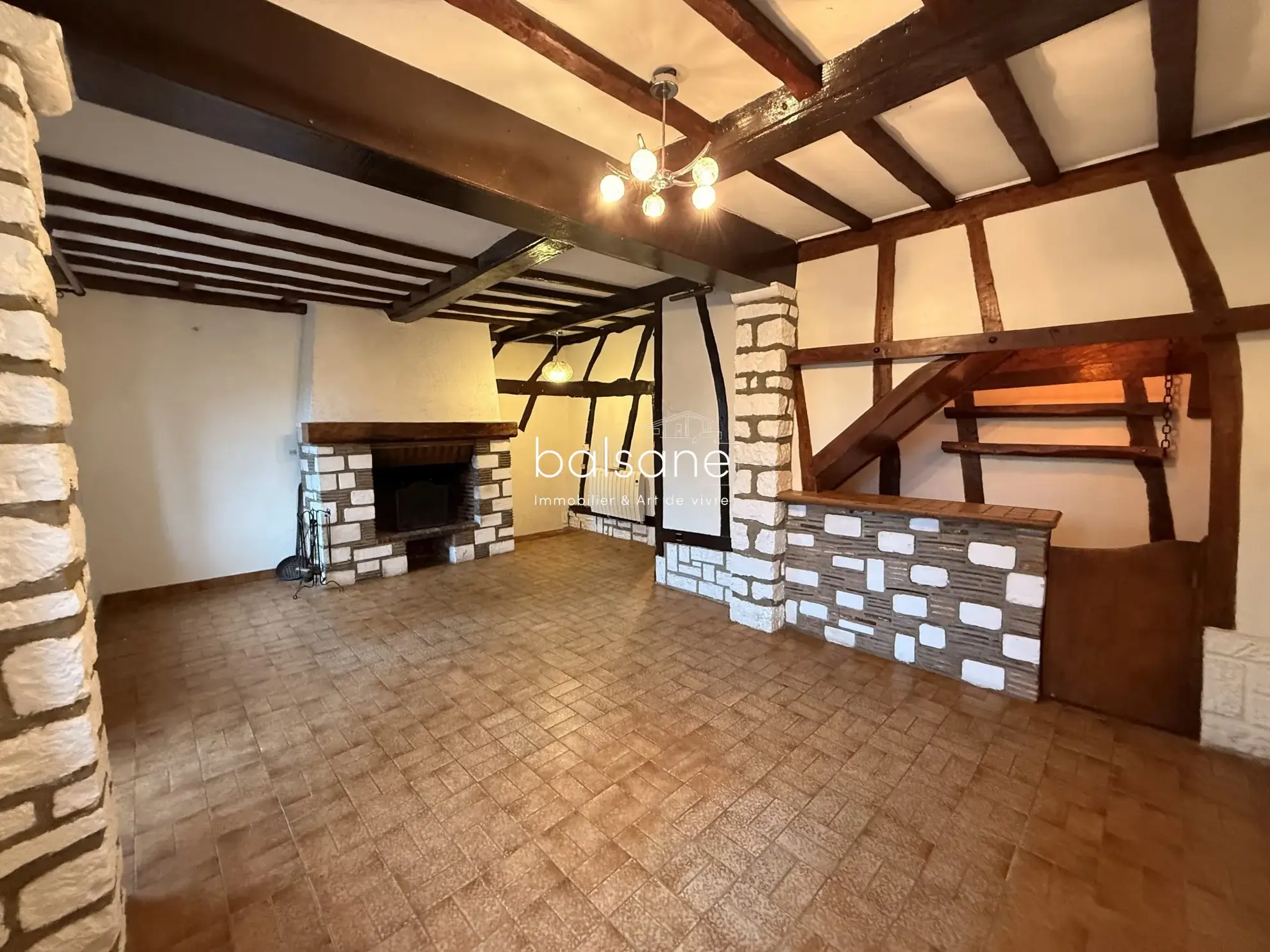 Charmante maison de ville à Acquigny avec jardin et dépendances 