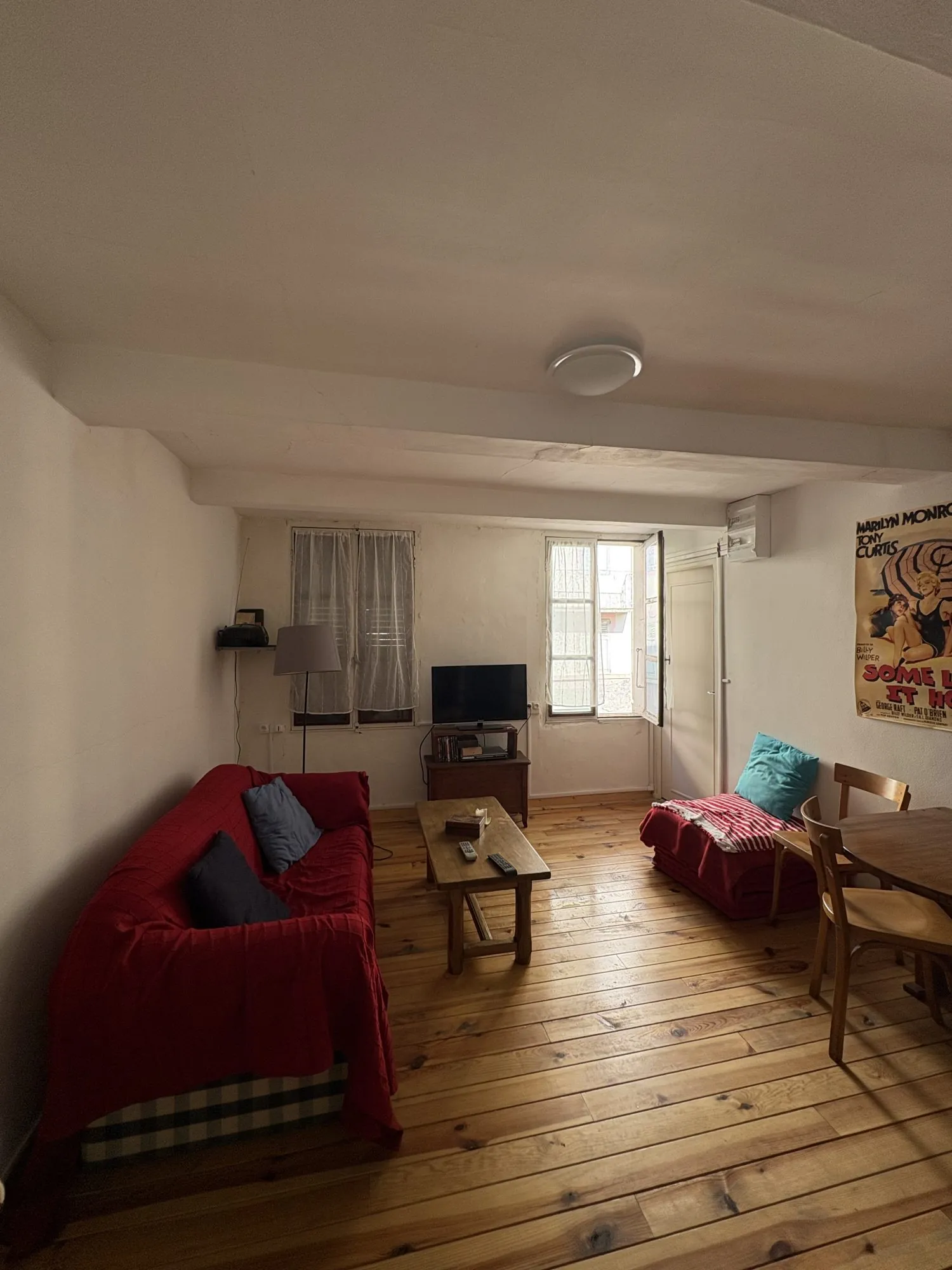 Appartement T2 à vendre à Seyne avec balcon et potentiel de rénovation