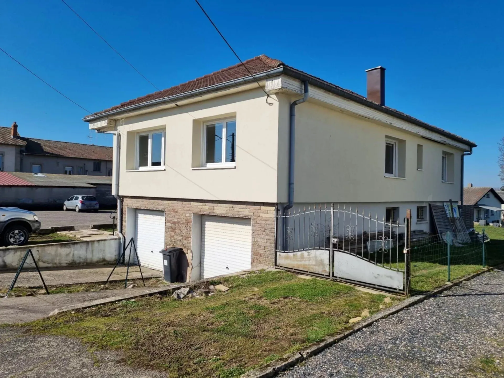 Charmante maison individuelle à vendre à Avricourt (54) avec espace extérieur 