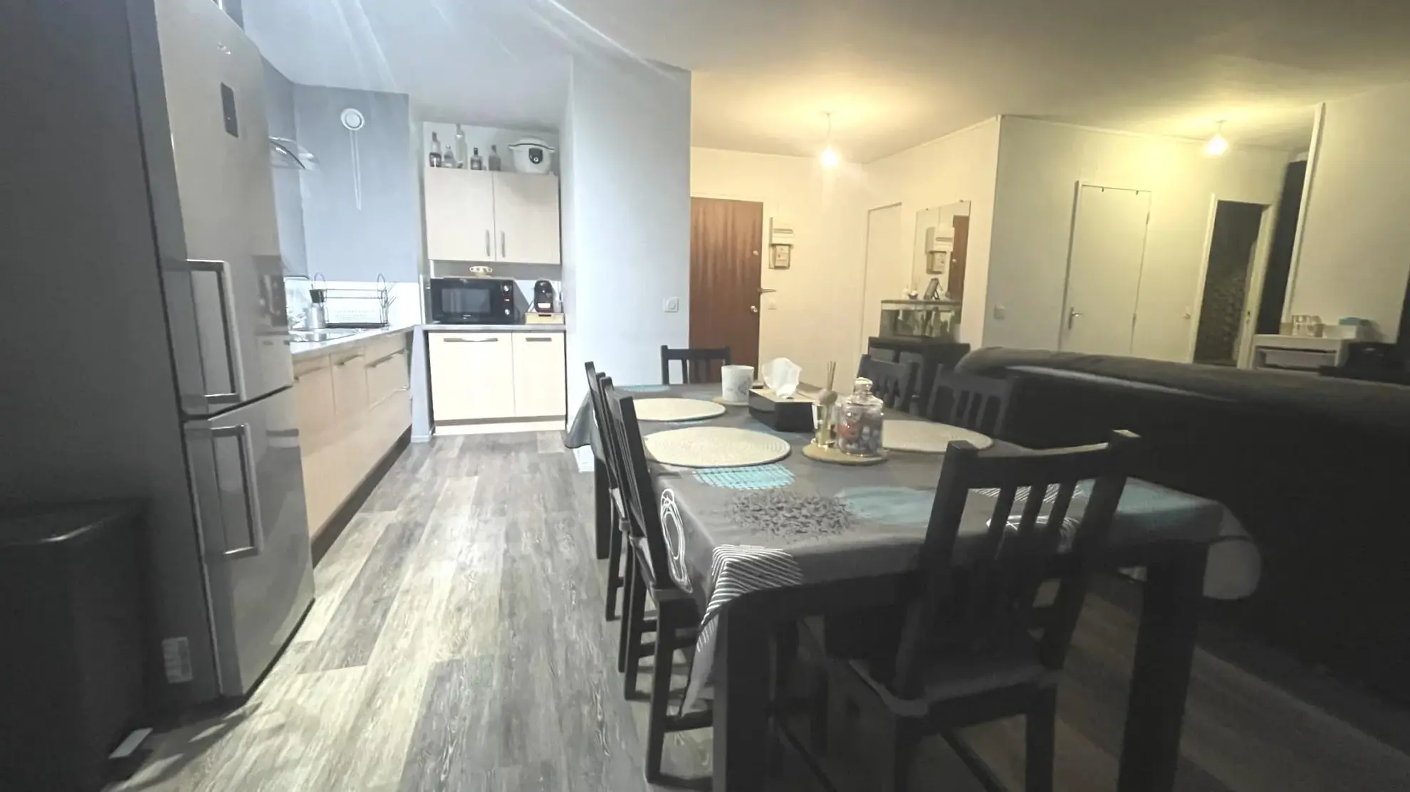 Appartement T2 avec balcon, cave et stationnement à Les Mureaux