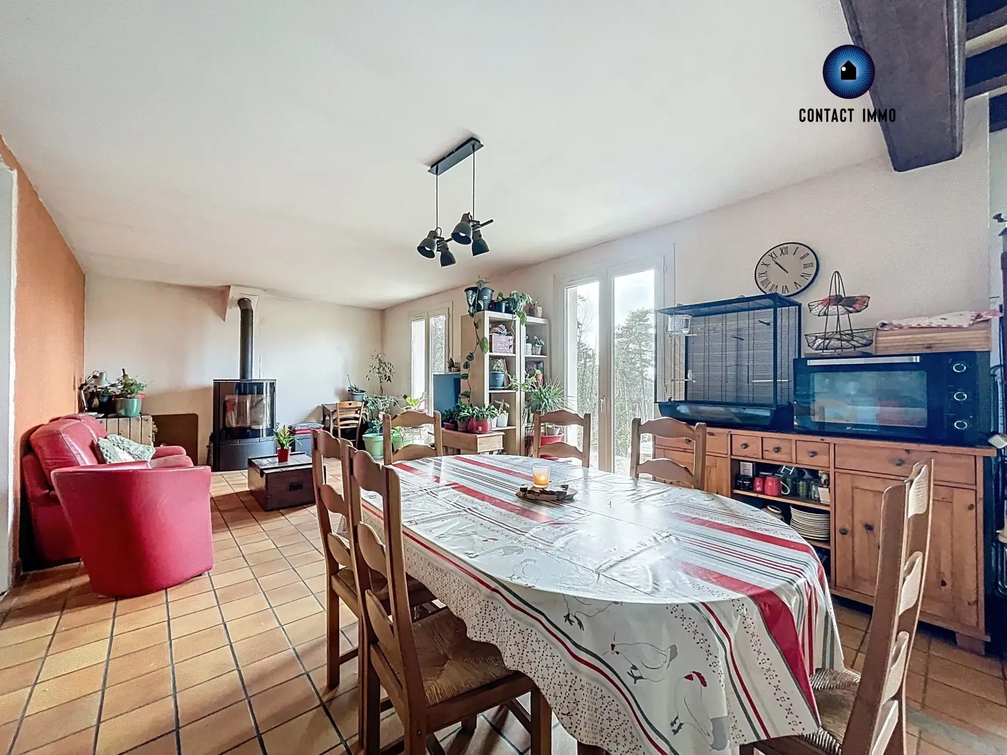 Maison de plain-pied à Palazinges avec grand terrain et vue dégagée 