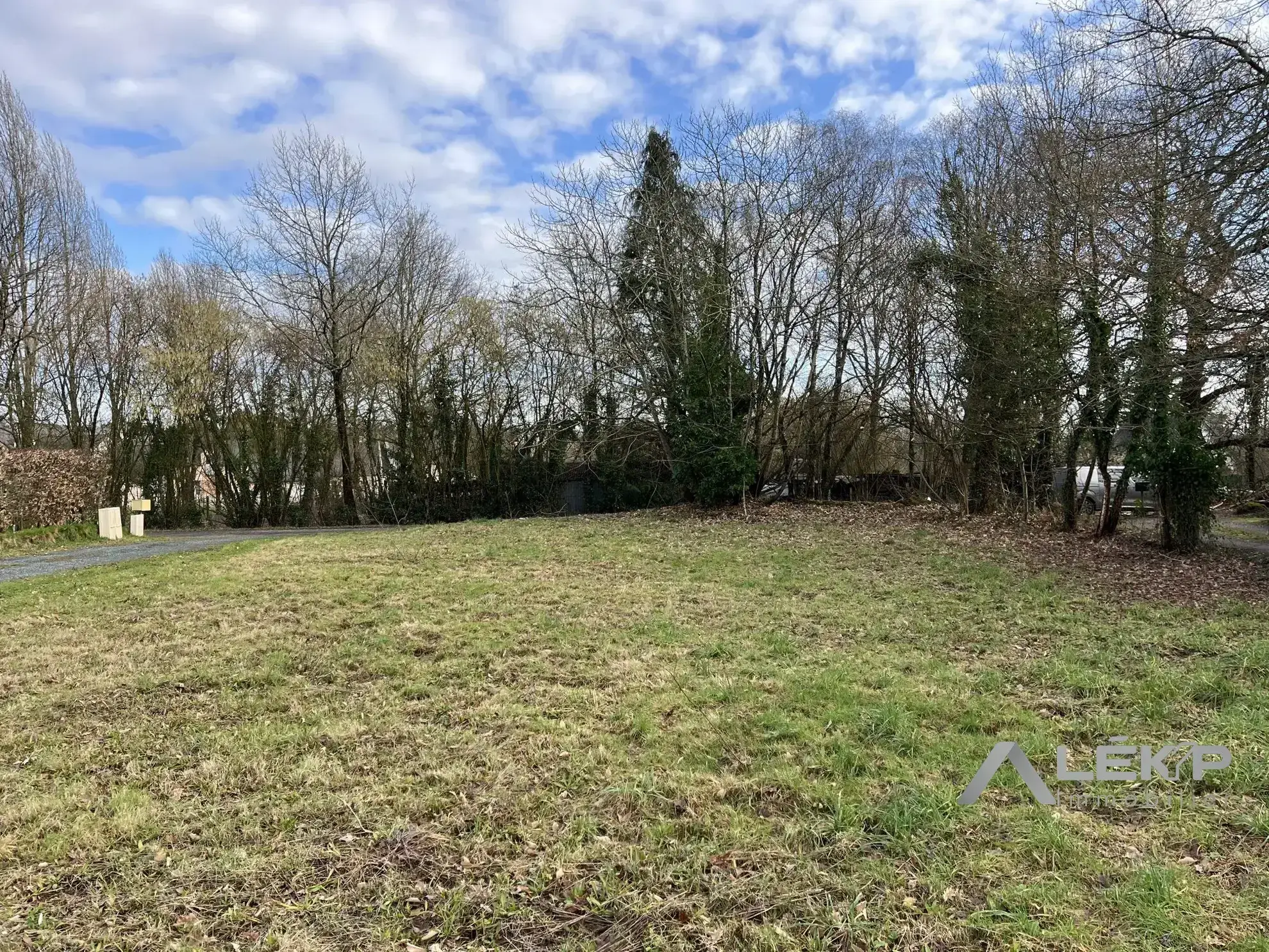 Terrain constructible à Sainte Marie - 940 m², proche écoles et commerces