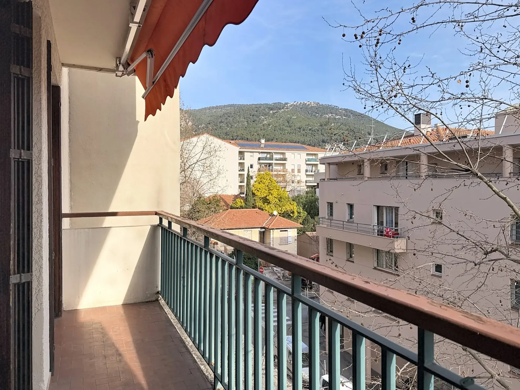 Appartement T3 lumineux de 61 m² avec balcon, cave et parking à Toulon