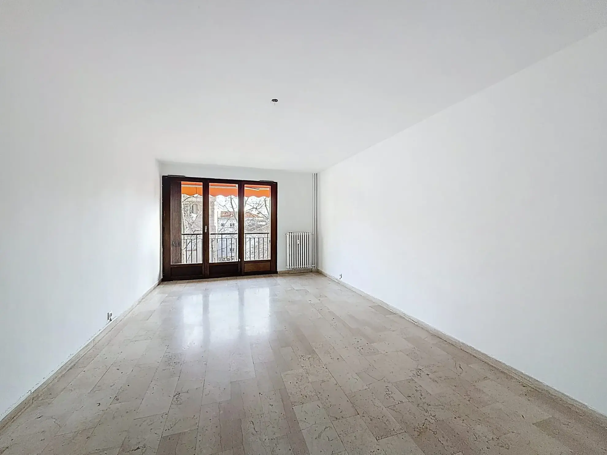 Appartement T3 lumineux de 61 m² avec balcon, cave et parking à Toulon 