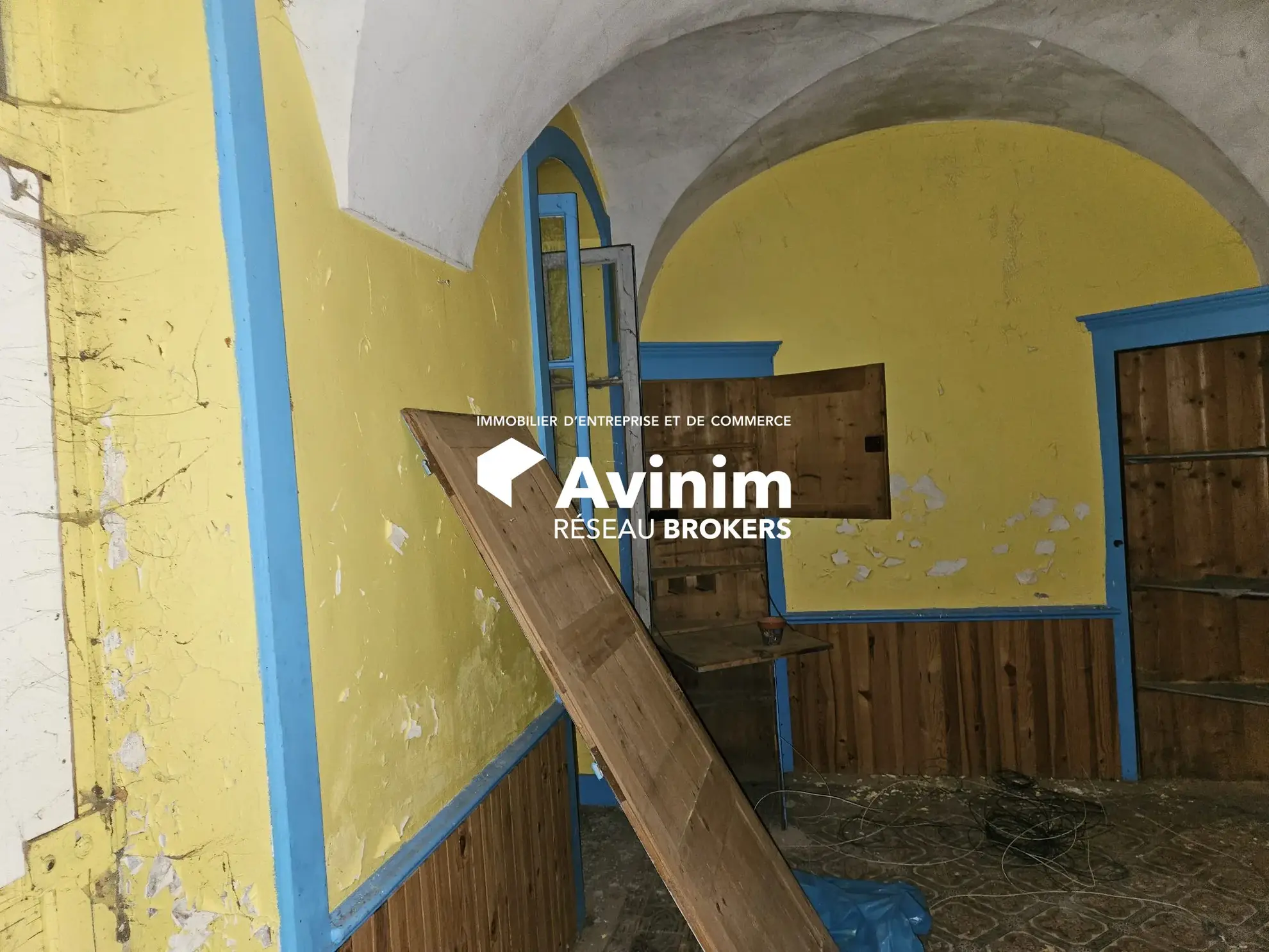 Ancien monastère à rénover à Saint-Amour (39) - Opportunité patrimoniale et d’investissement 