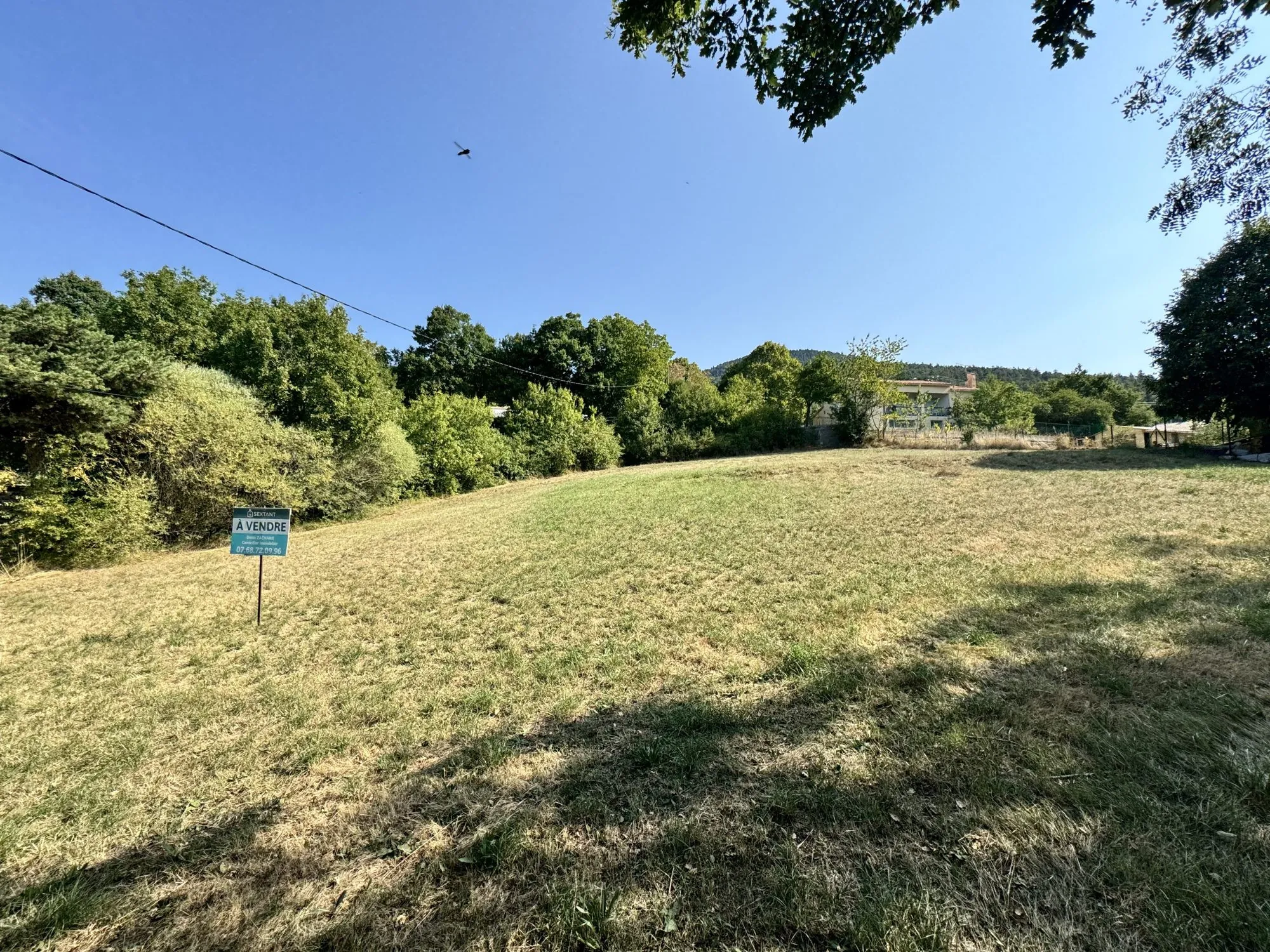 Terrain à vendre à Peyroules proche Castellane - Vue panoramique et environnement naturel