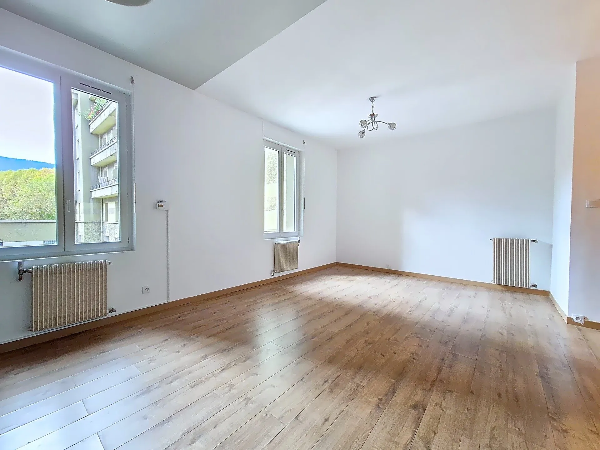 Appartement T3 lumineux avec vue sur le Vercors à Grenoble 