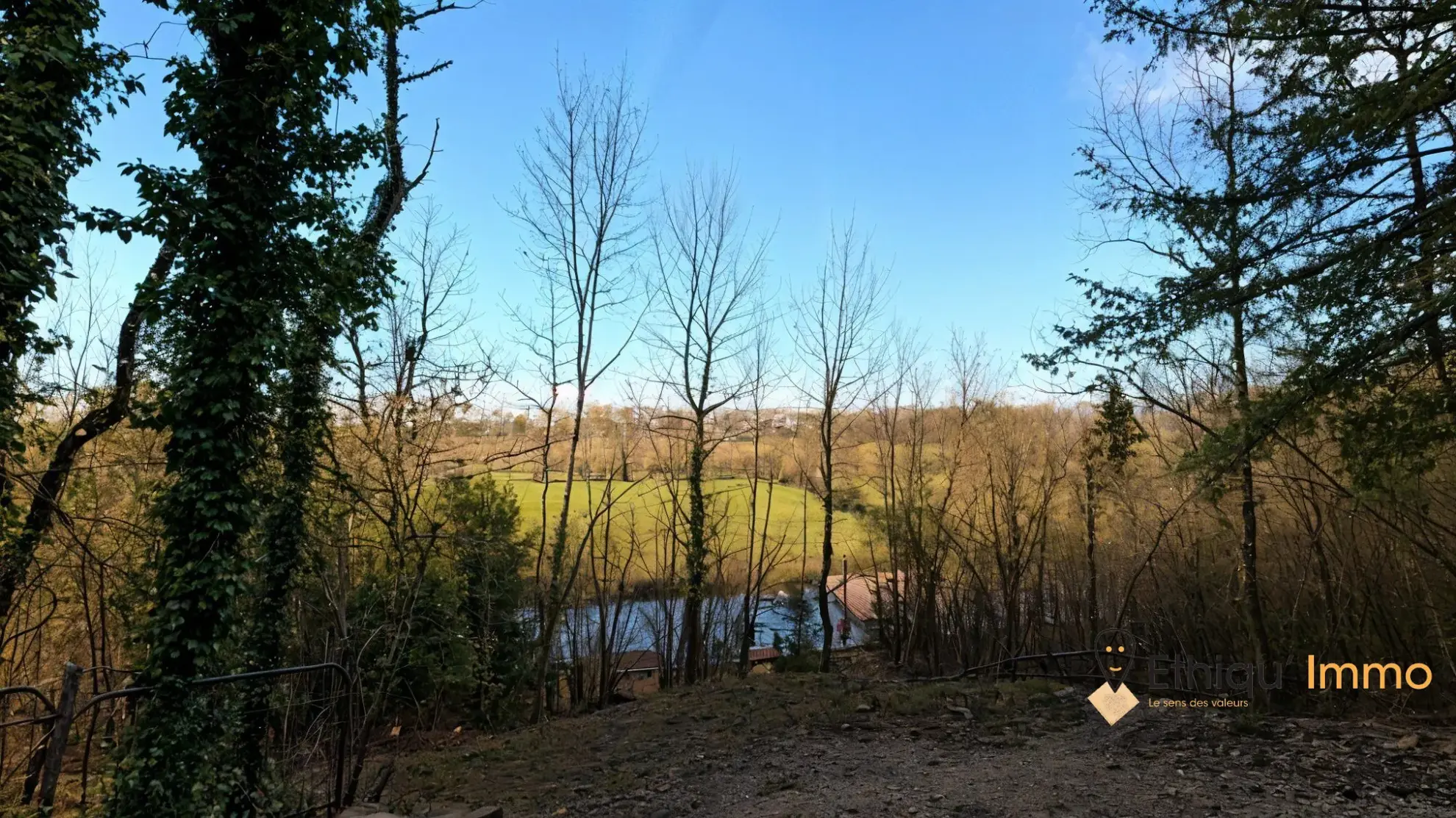 Terrain de loisirs avec vue panoramique sur la vallée de l'Aube à Bar-sur-Aube