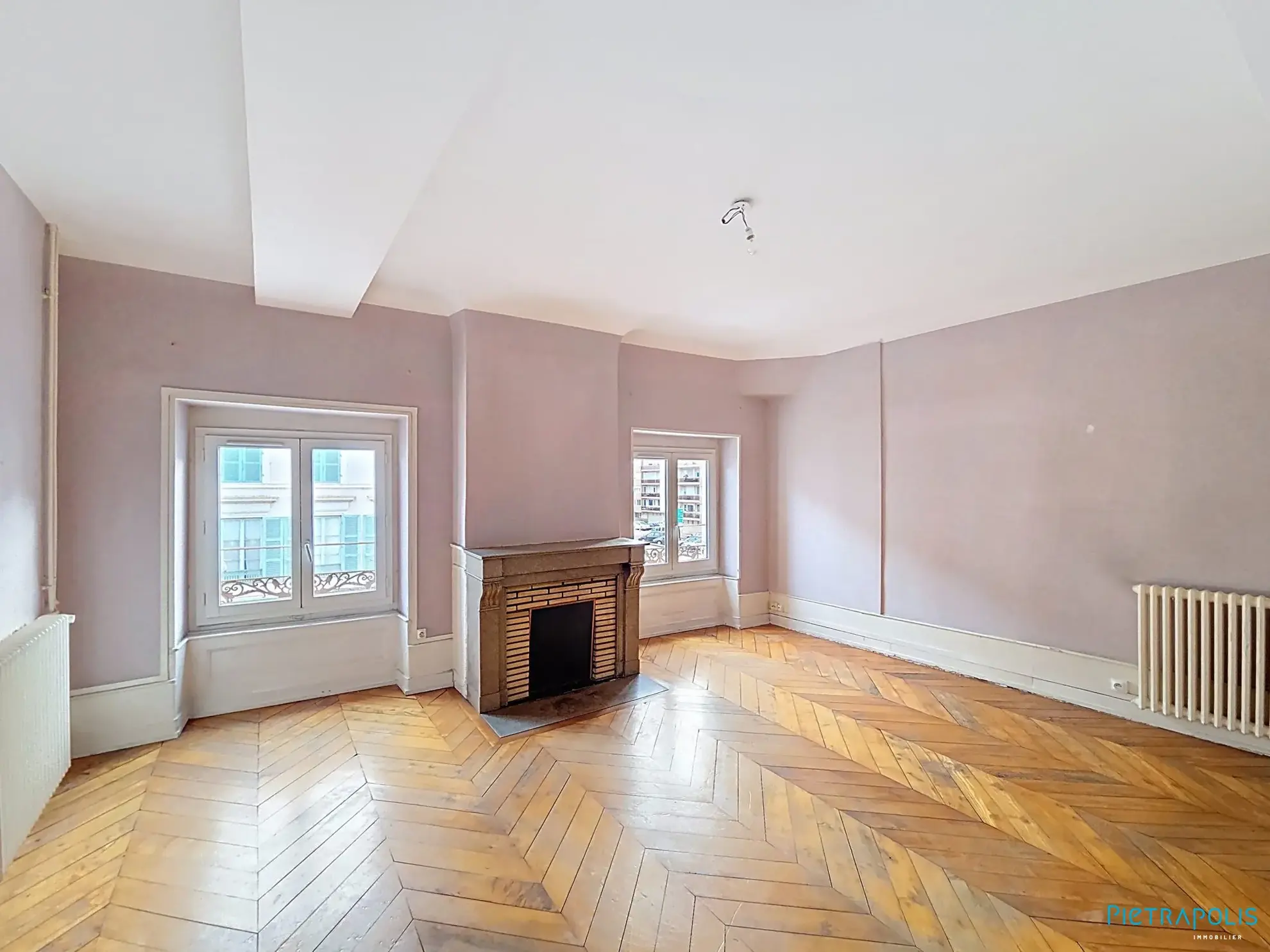 Appartement ancien de 105 m² à Chalon-sur-Saône avec potentiel de rénovation