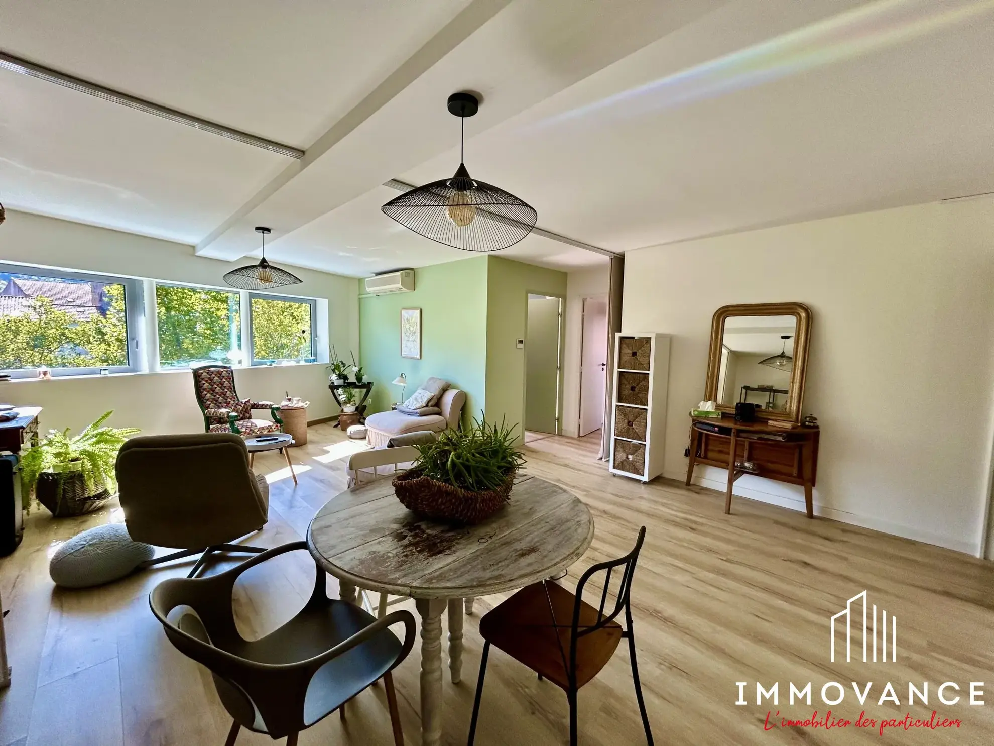 Appartement 4 pièces rénové avec parking et vue dégagée à Millau