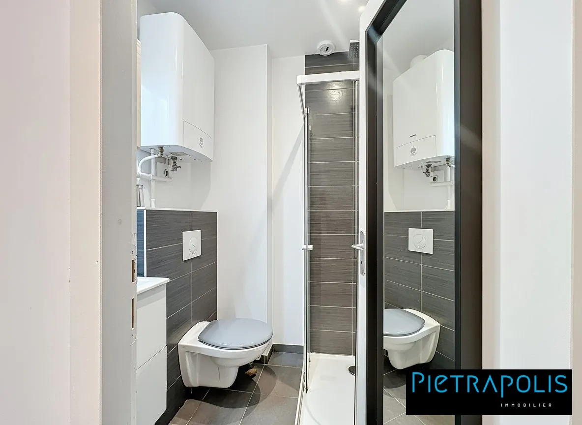 Appartement T2 à vendre à Oullins, idéal pour investissement ou étudiant avec parking 