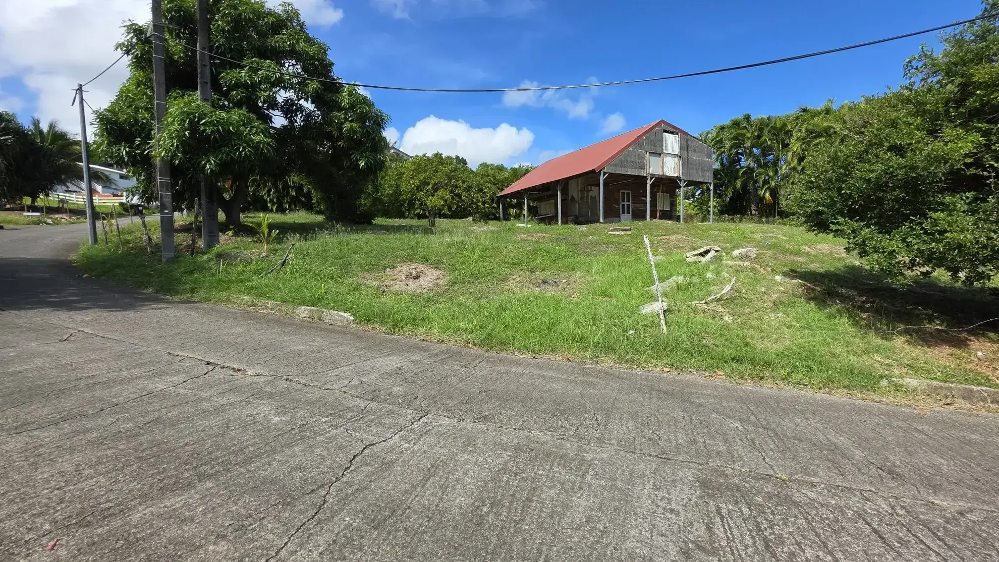 Terrain constructible de 1215 m² au Vauclin – Secteur résidentiel calme et stratégique