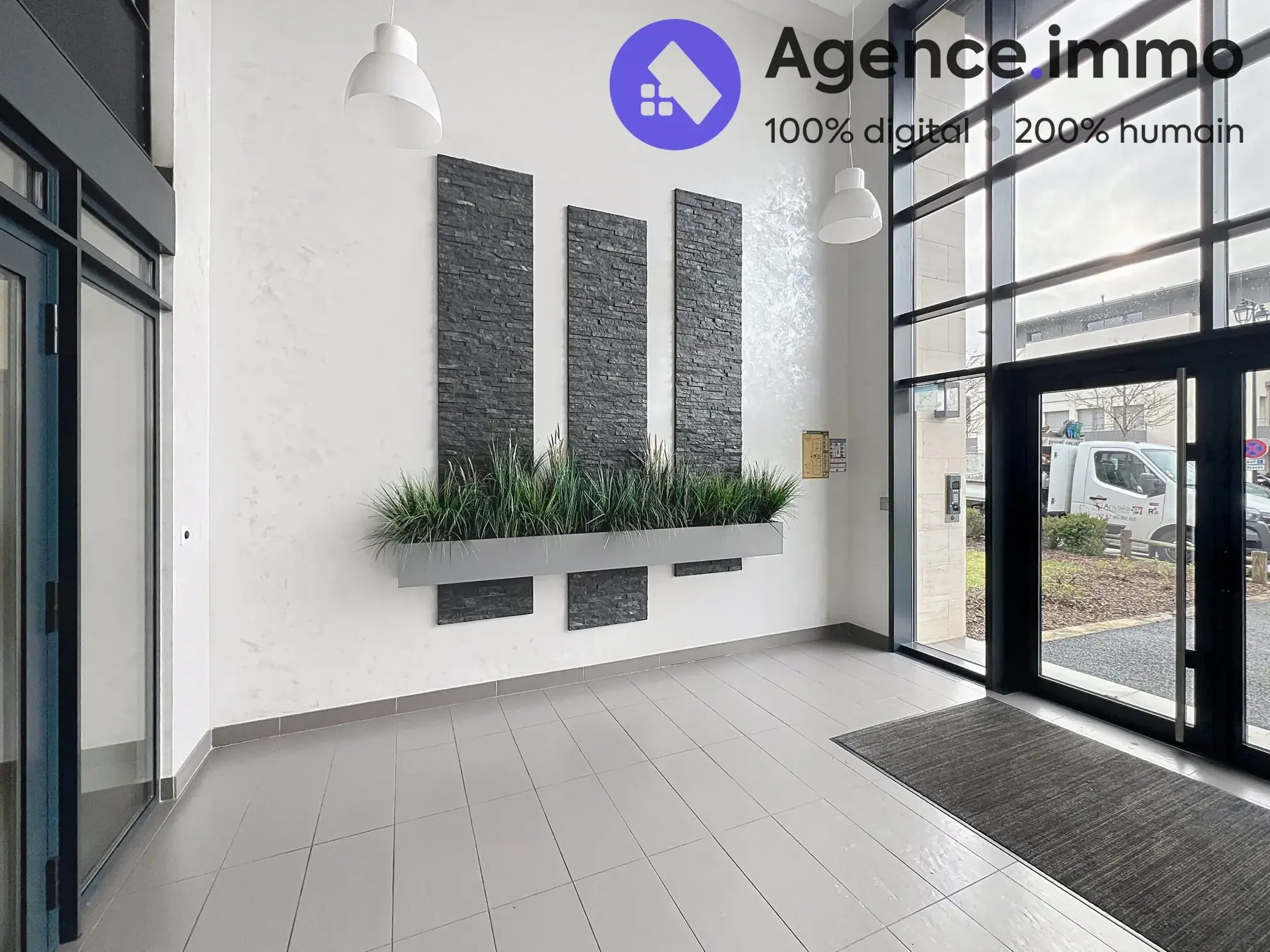 Appartement 2 pièces avec parking et cave à Saint-Cyr-sur-Loire 